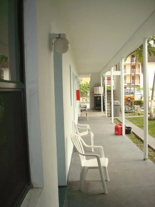Patio in Miami Springs Inn