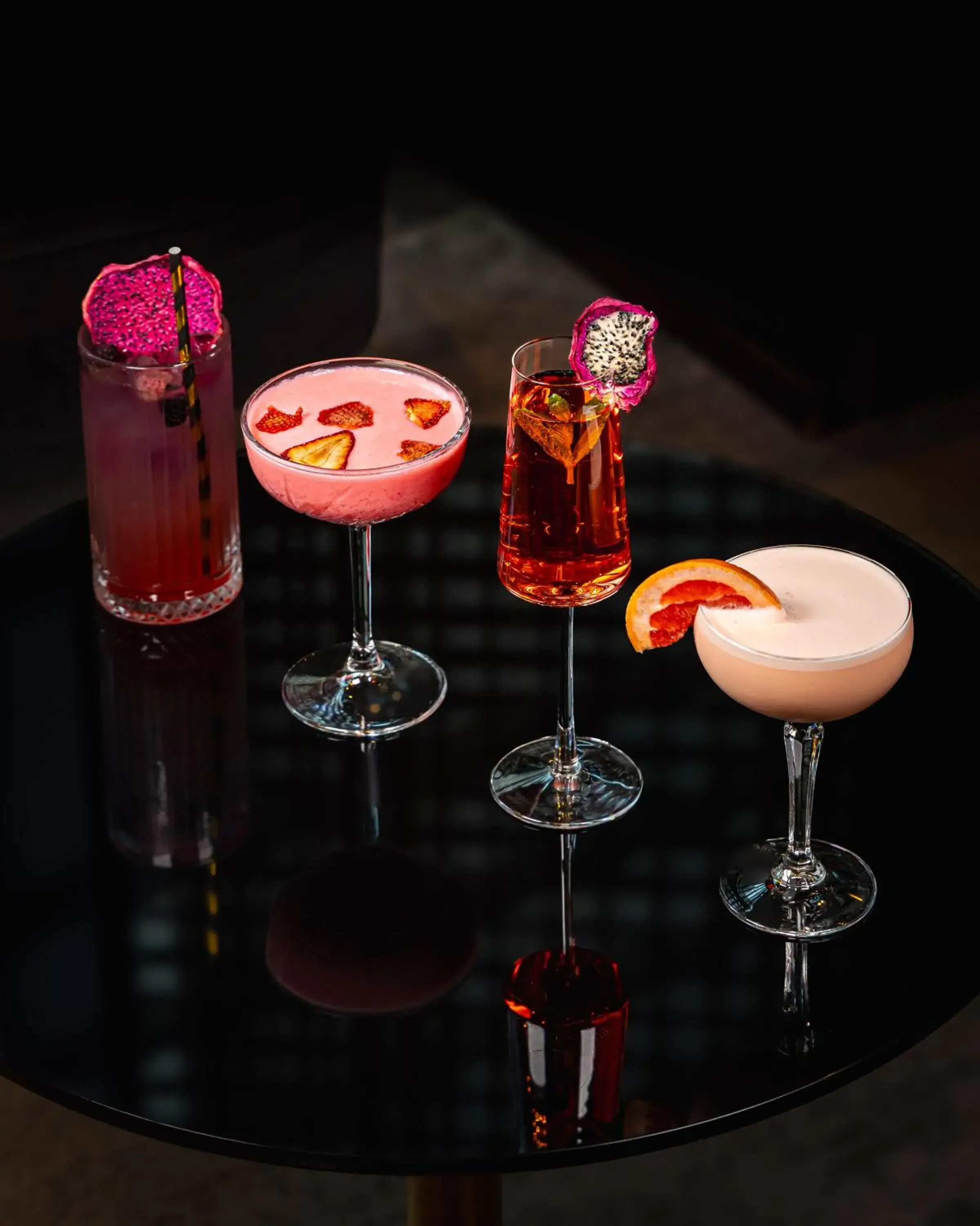Lounge or bar in Hilton London Tower Bridge Lounge or bar in Hilton London Tower Bridge