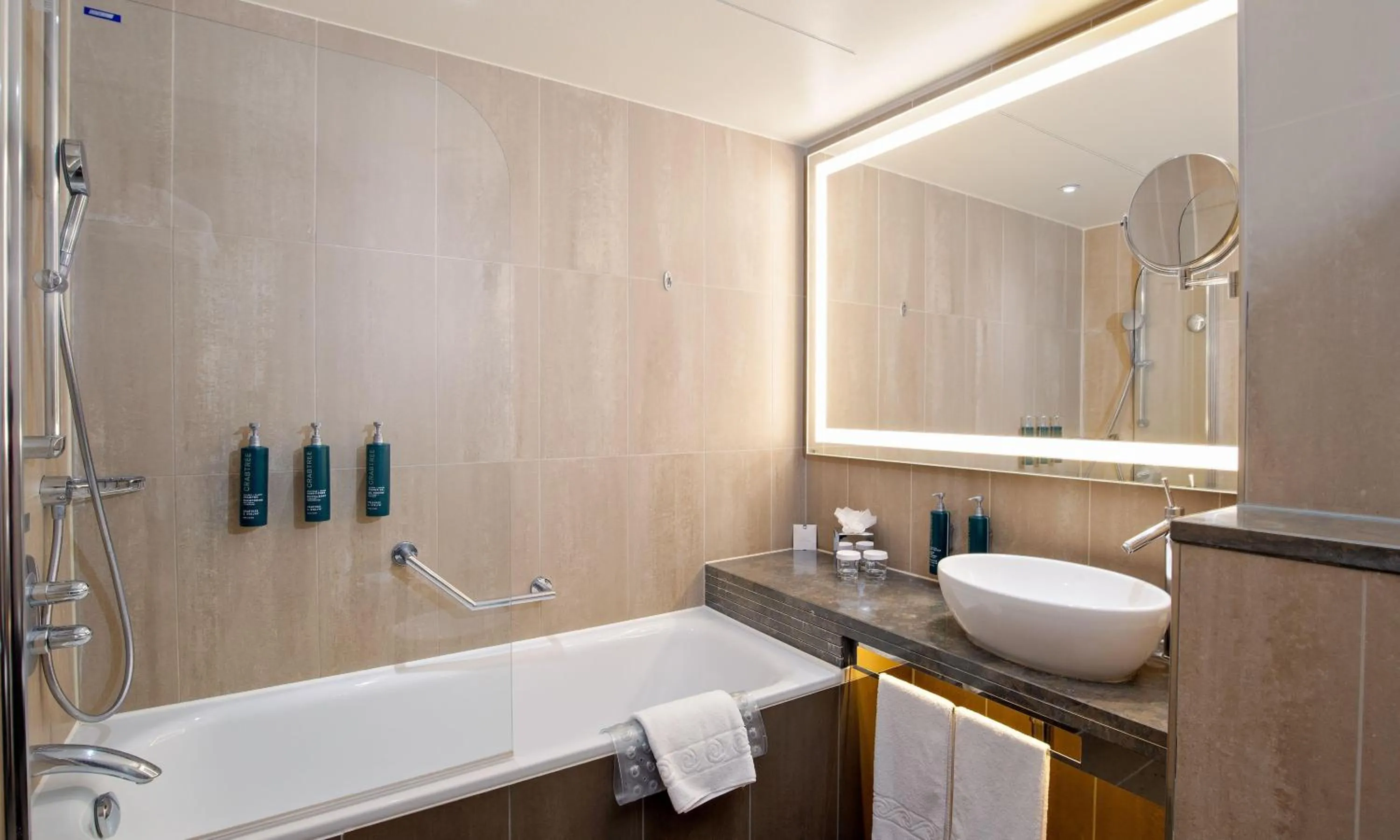 Bathroom in Hilton London Tower Bridge