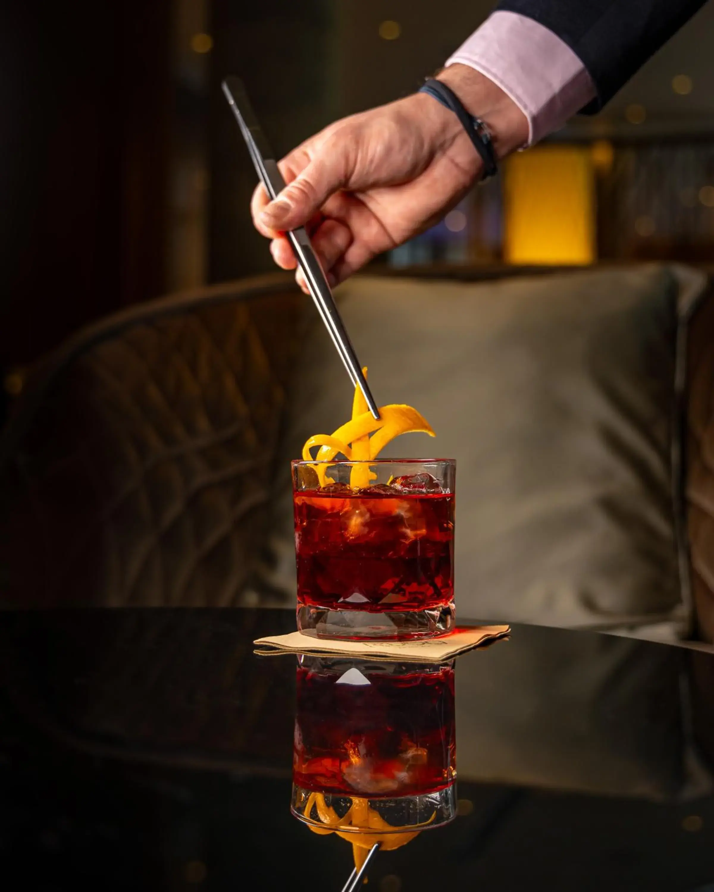 Lounge or bar in Hilton London Tower Bridge Lounge or bar in Hilton London Tower Bridge