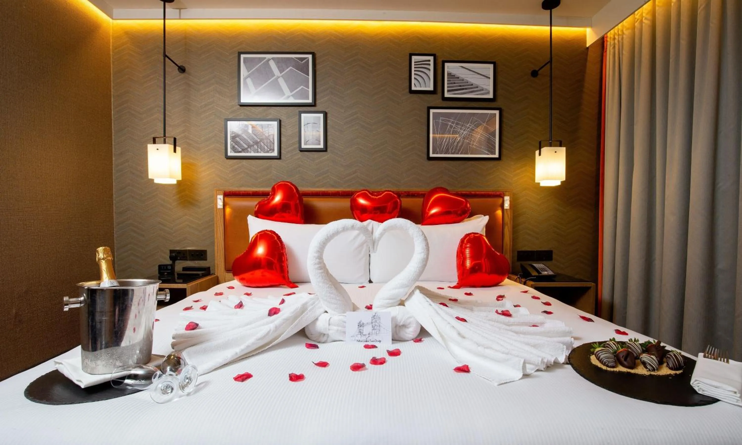 Bed in Hilton London Tower Bridge