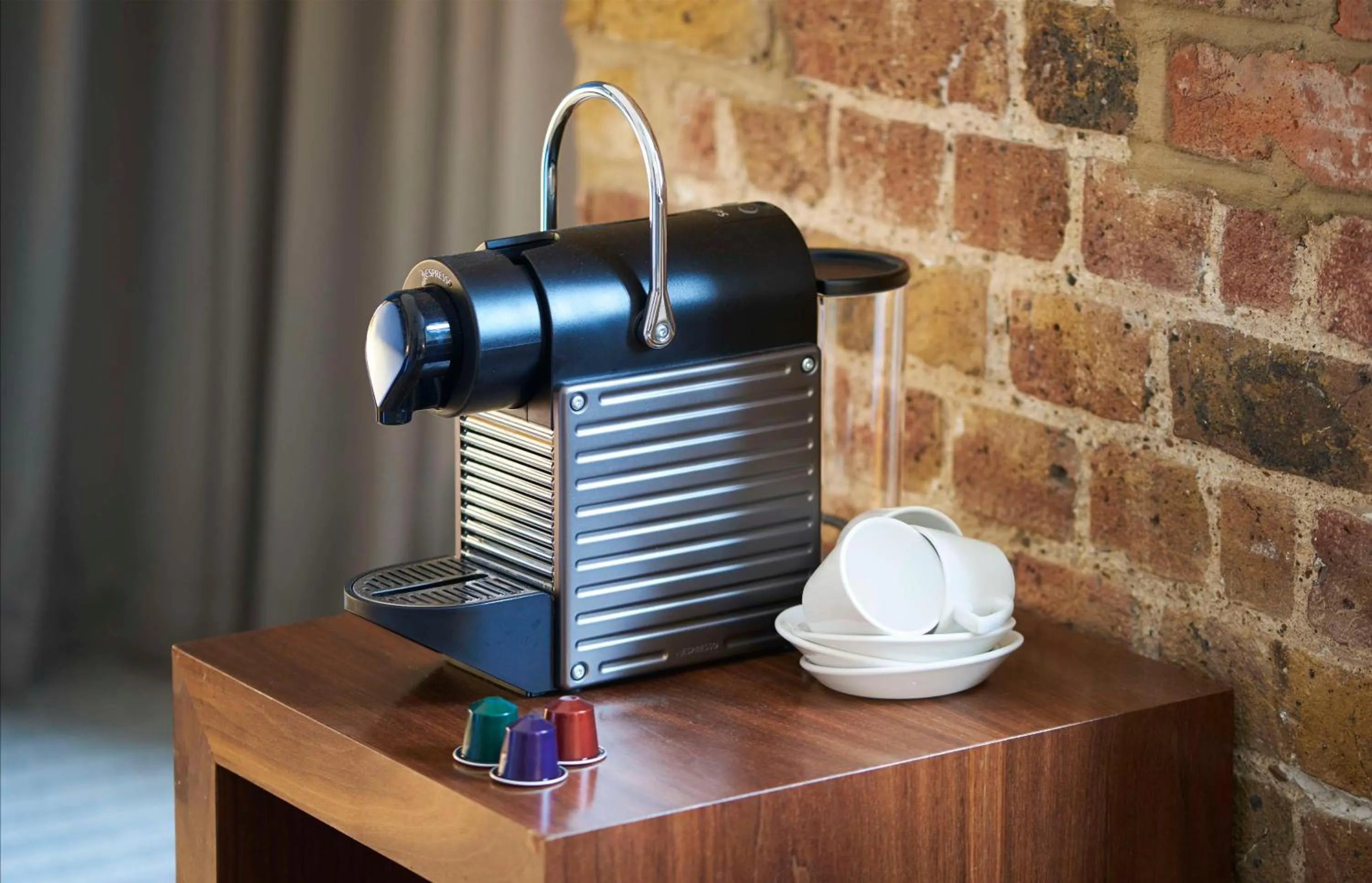 Photo of the whole room in DoubleTree by Hilton London – Docklands Riverside