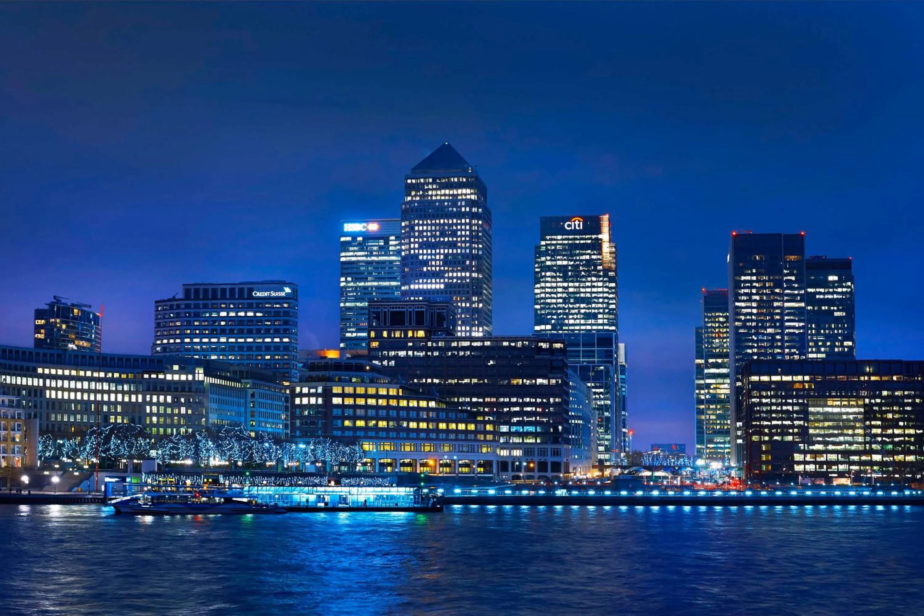 Living room in DoubleTree by Hilton London – Docklands Riverside