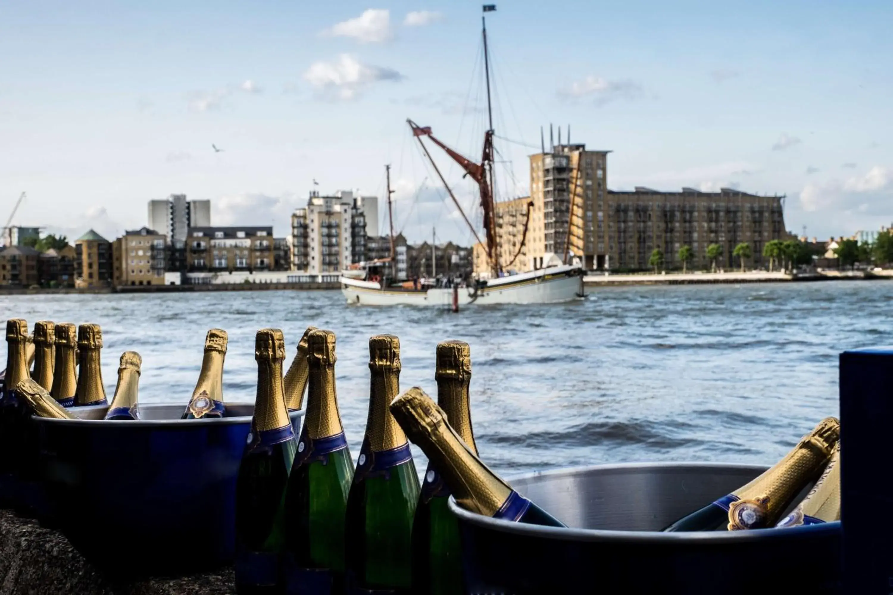 Restaurant/places to eat in DoubleTree by Hilton London – Docklands Riverside Restaurant/places to eat in DoubleTree by Hilton London – Docklands Riverside