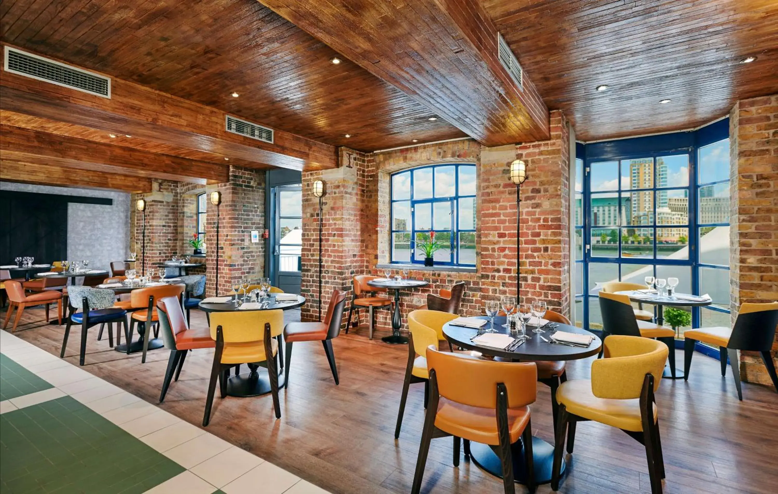 Restaurant/places to eat in DoubleTree by Hilton London – Docklands Riverside Restaurant/places to eat in DoubleTree by Hilton London – Docklands Riverside