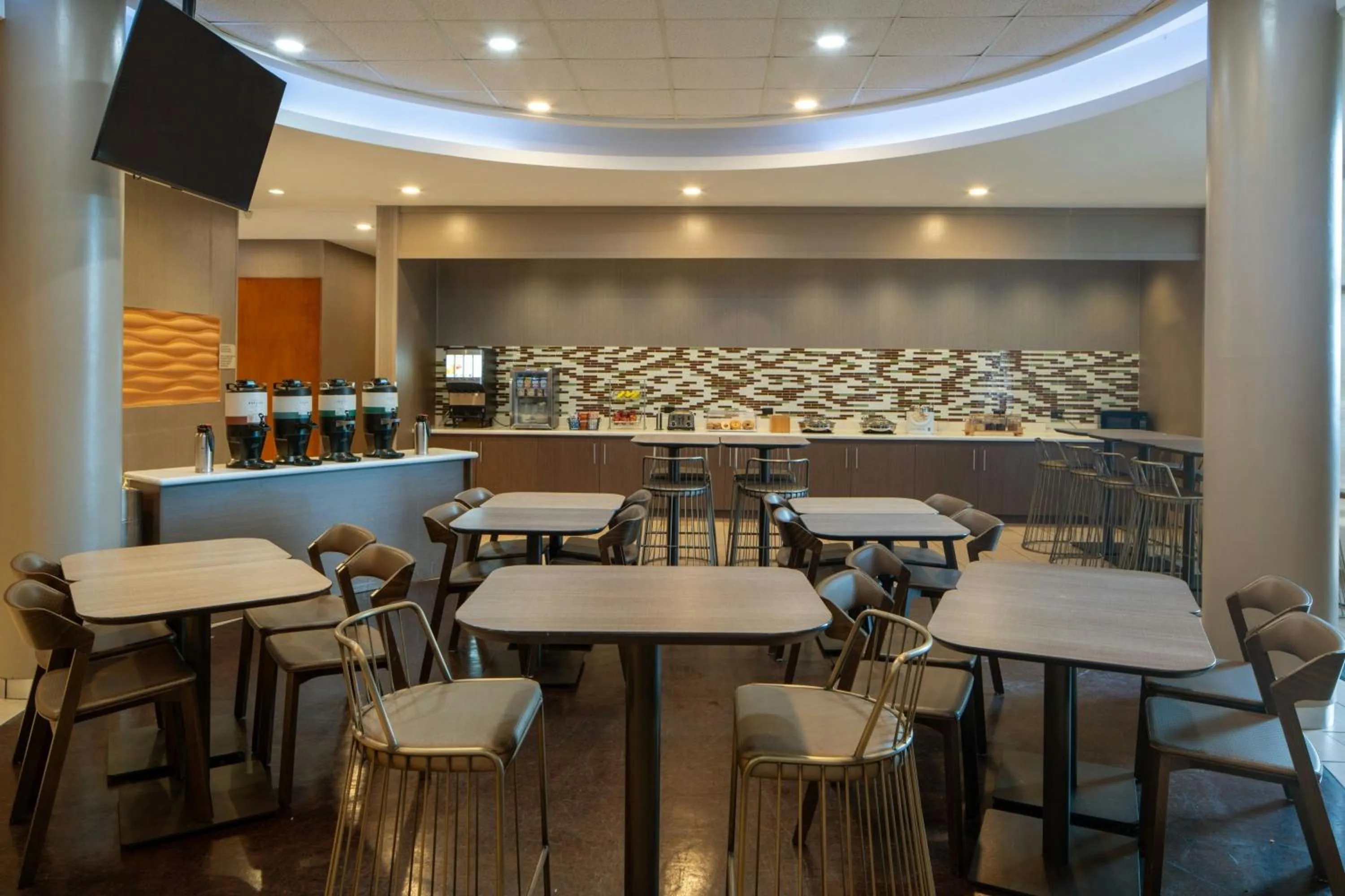 Breakfast in SpringHill Suites by Marriott Lake Charles