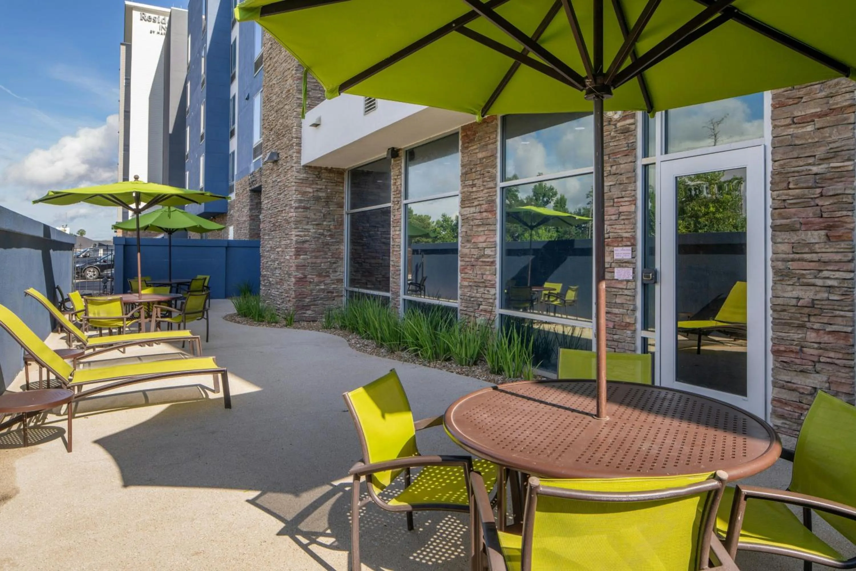 Swimming pool in SpringHill Suites by Marriott Lake Charles