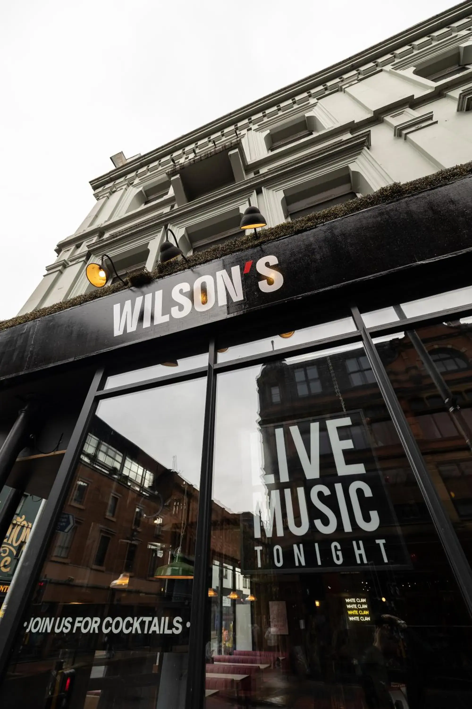 Property building in Malacuna Manchester Property building in Malacuna Manchester