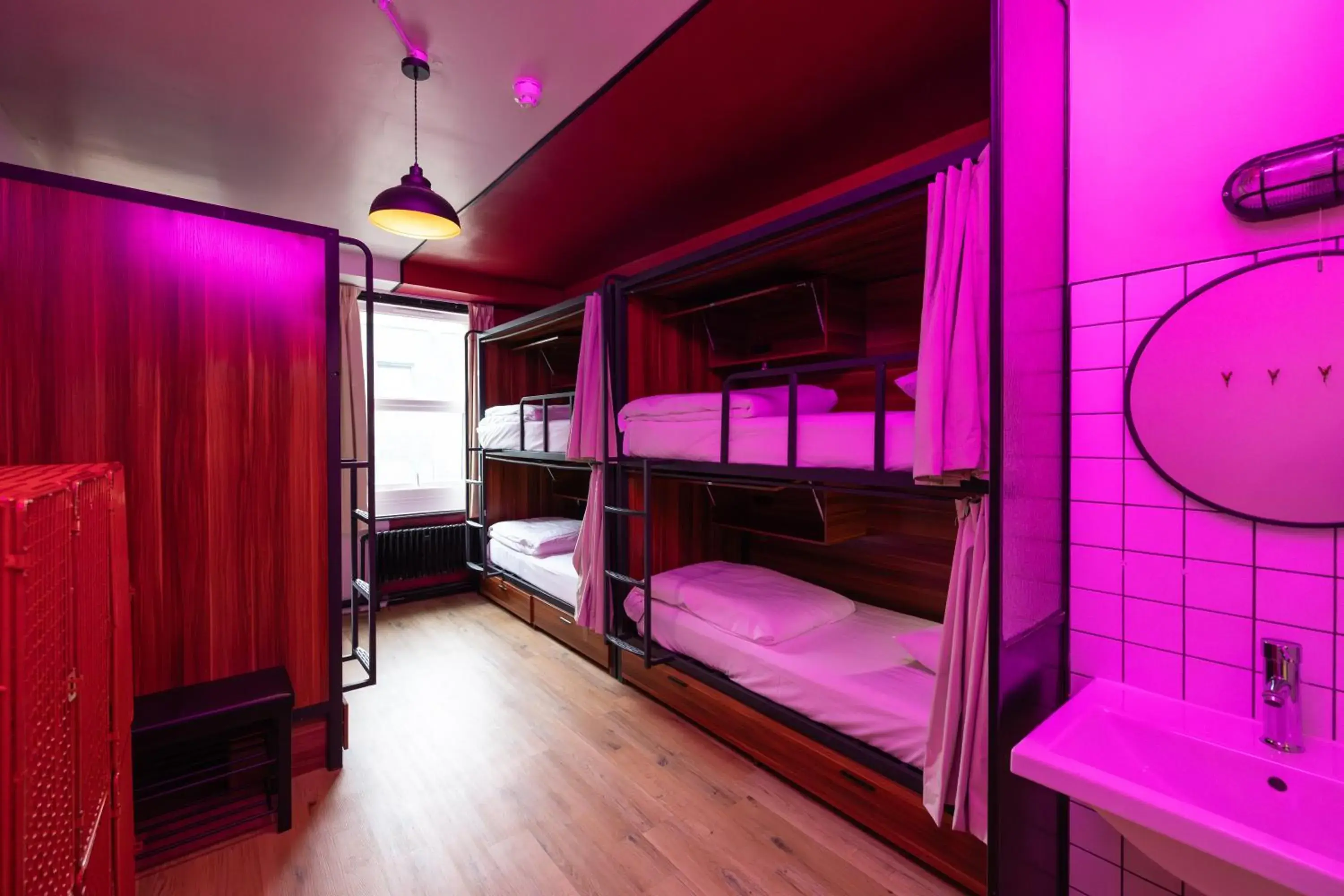 Bed in Malacuna Manchester Bed in Malacuna Manchester