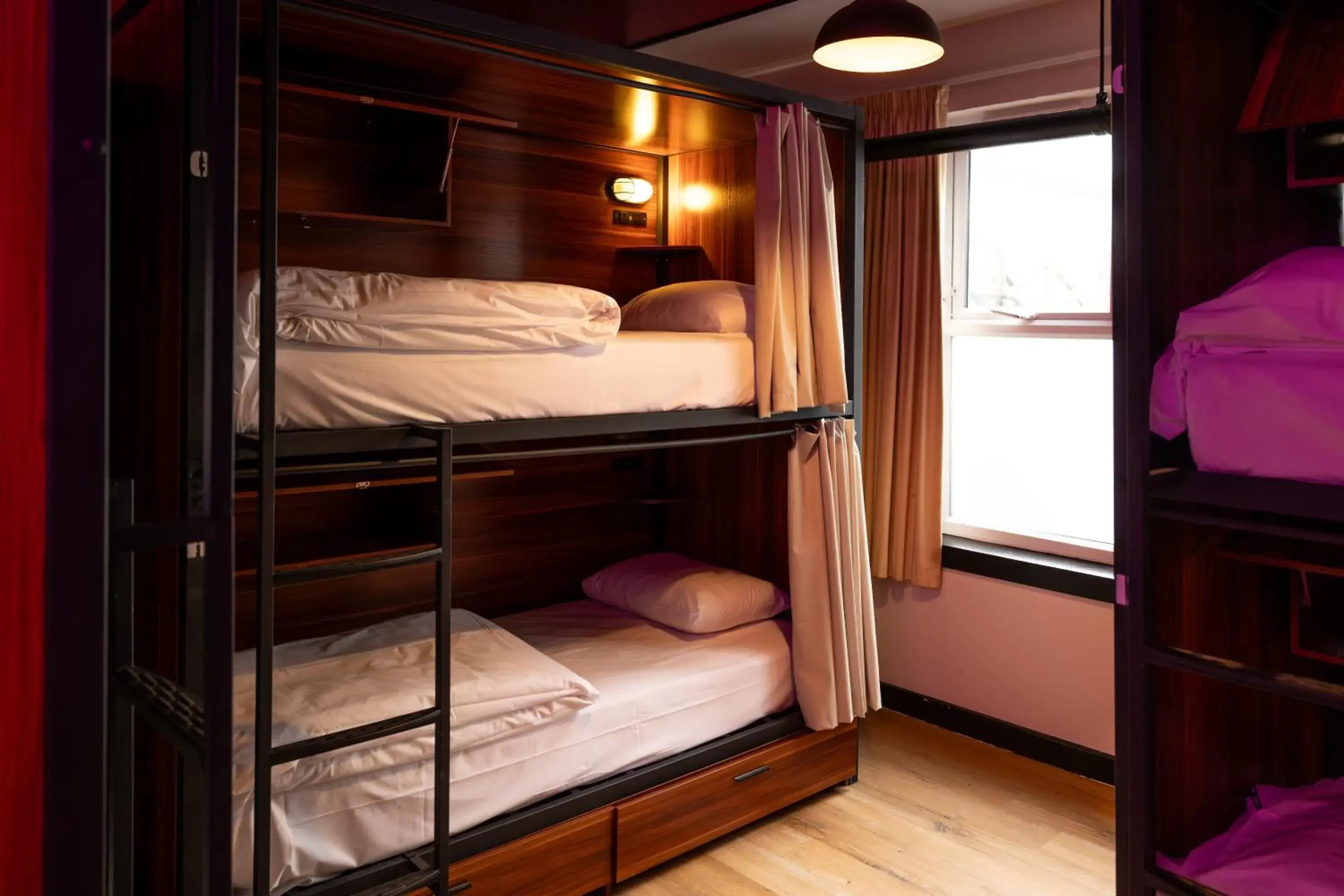 Bed in Malacuna Manchester Bed in Malacuna Manchester