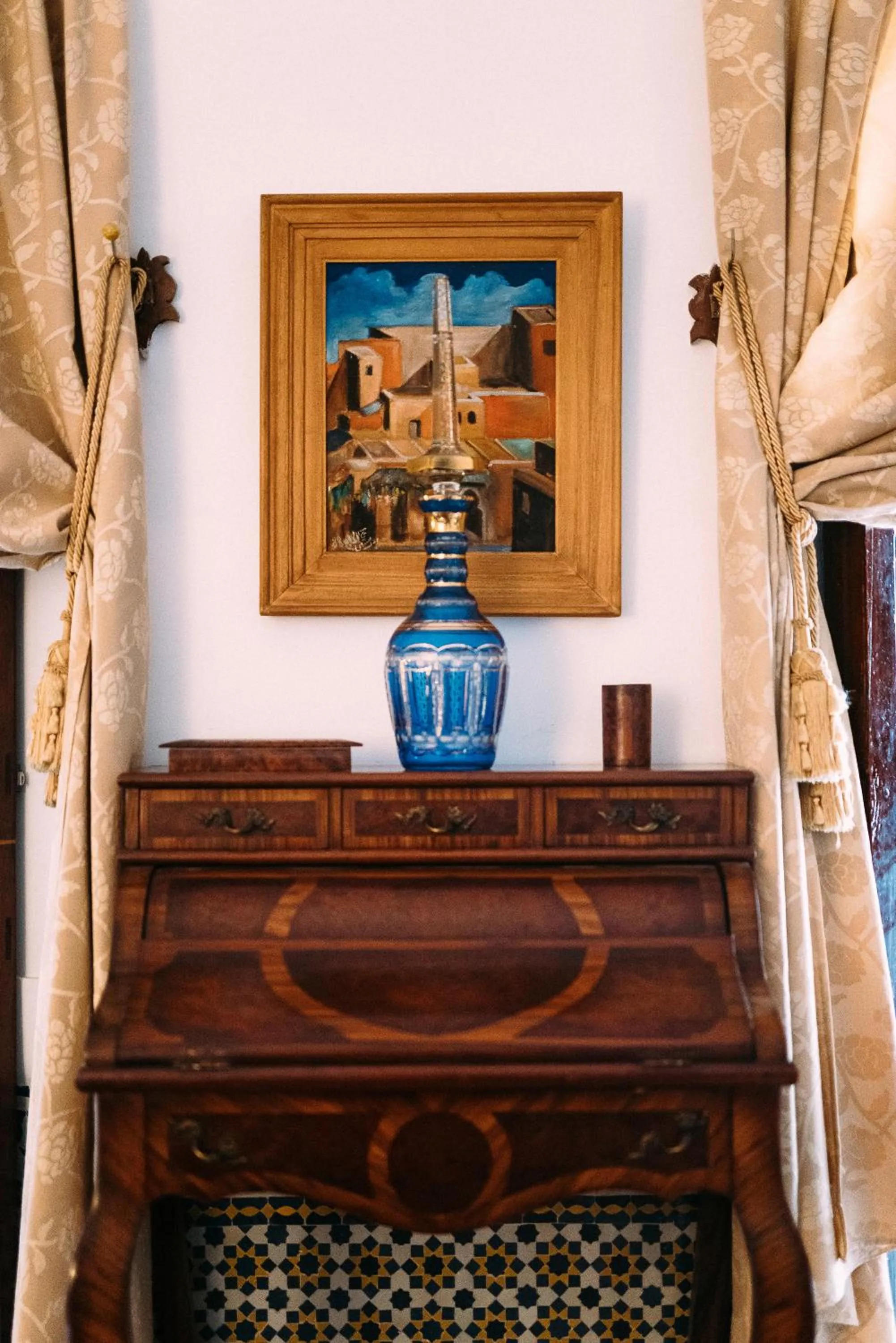 Decorative detail in La Maison Bleue Batha