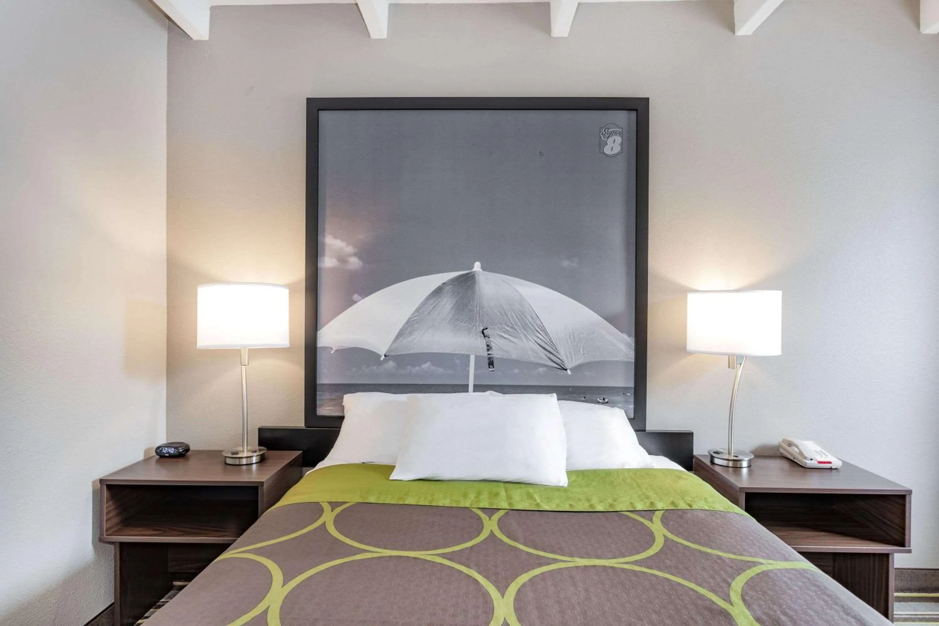 Photo of the whole room, Bed in Super 8 by Wyndham Melbourne