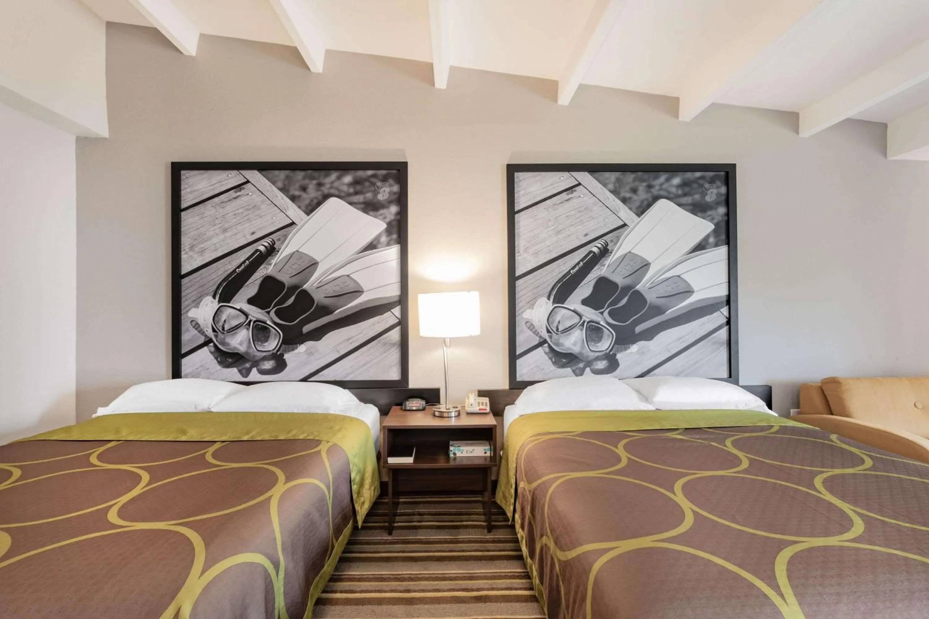 Photo of the whole room, Bed in Super 8 by Wyndham Melbourne