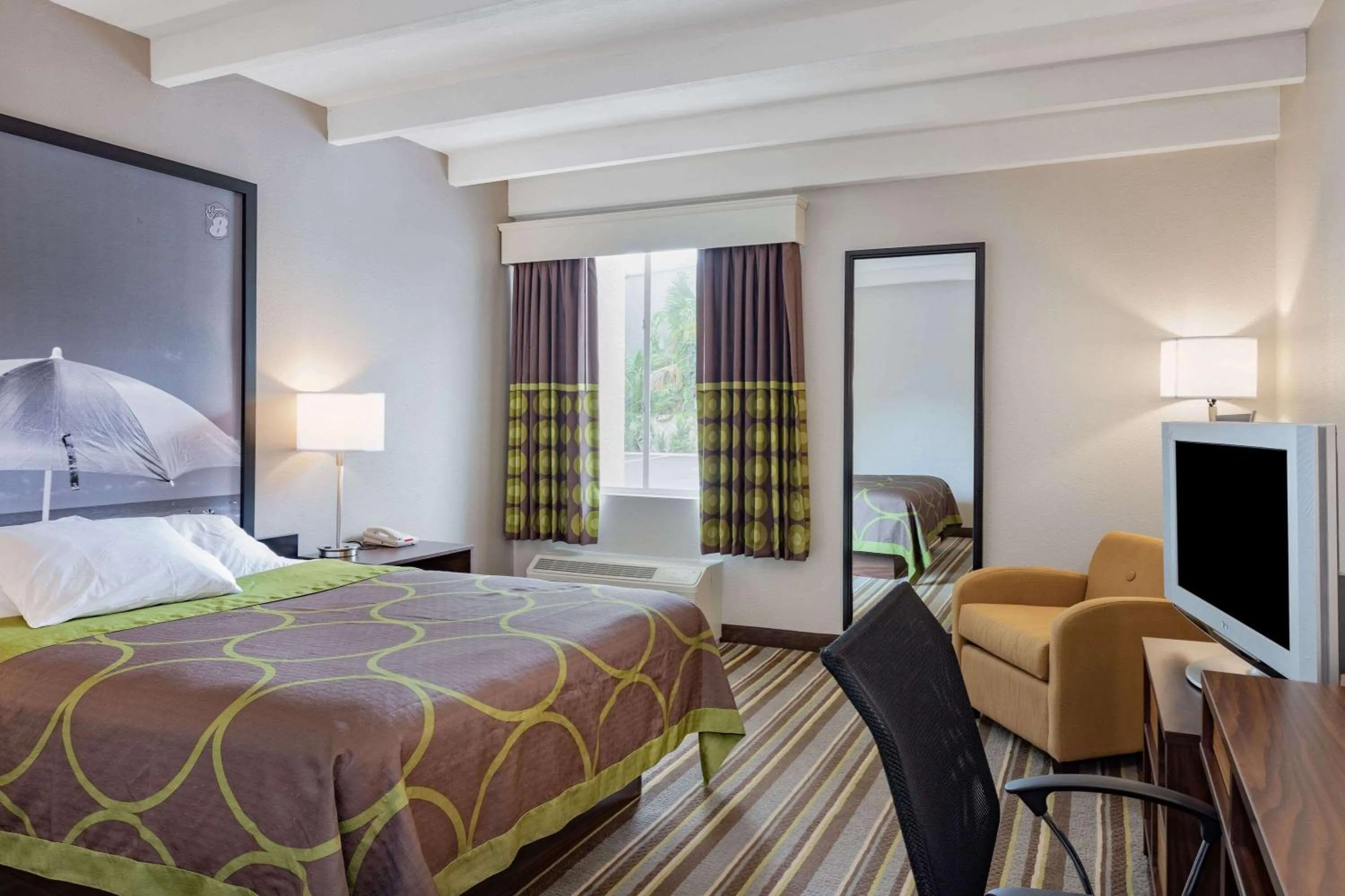 Photo of the whole room, Bed in Super 8 by Wyndham Melbourne