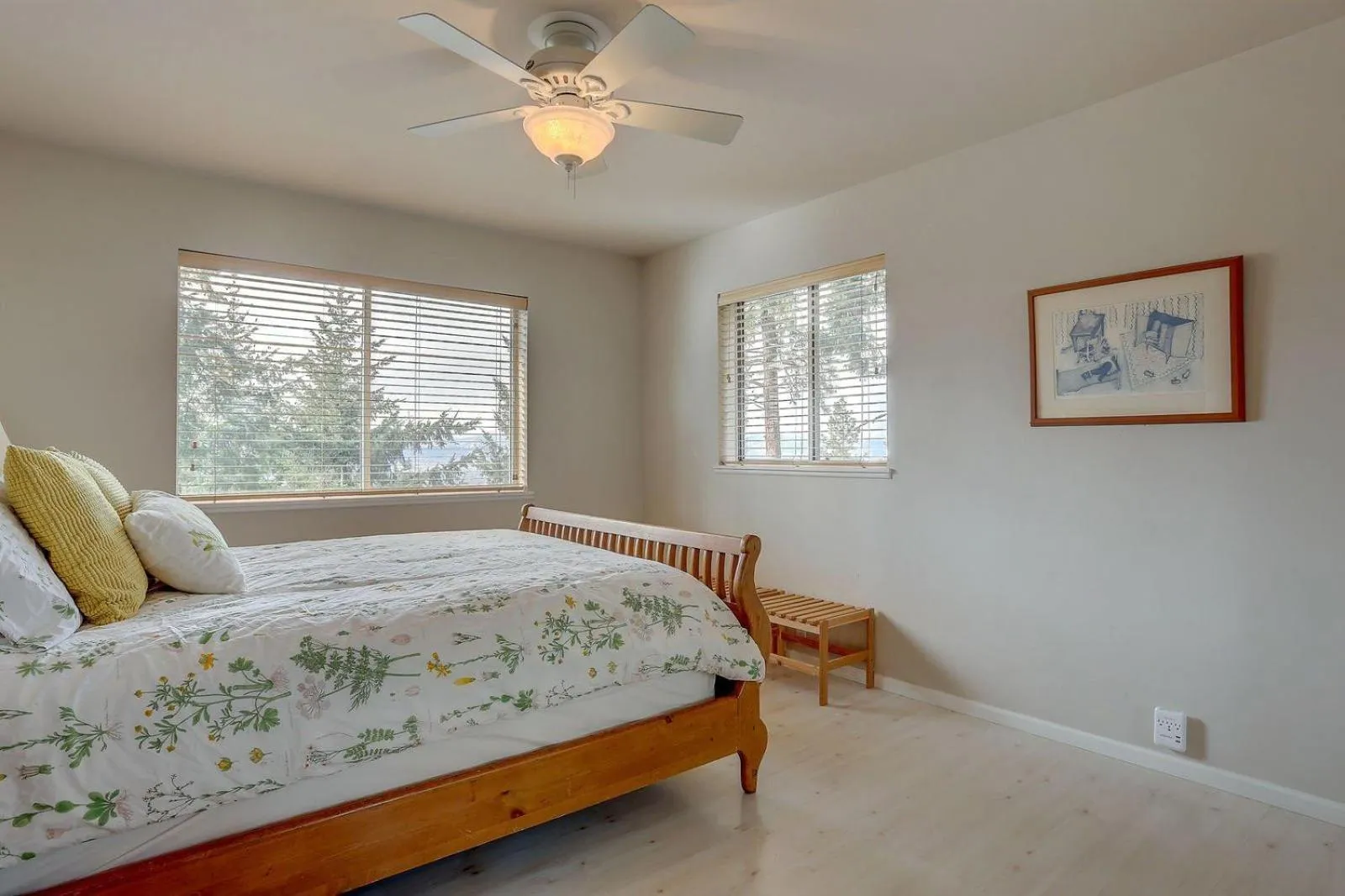 Bed in Fir Mountain Escape