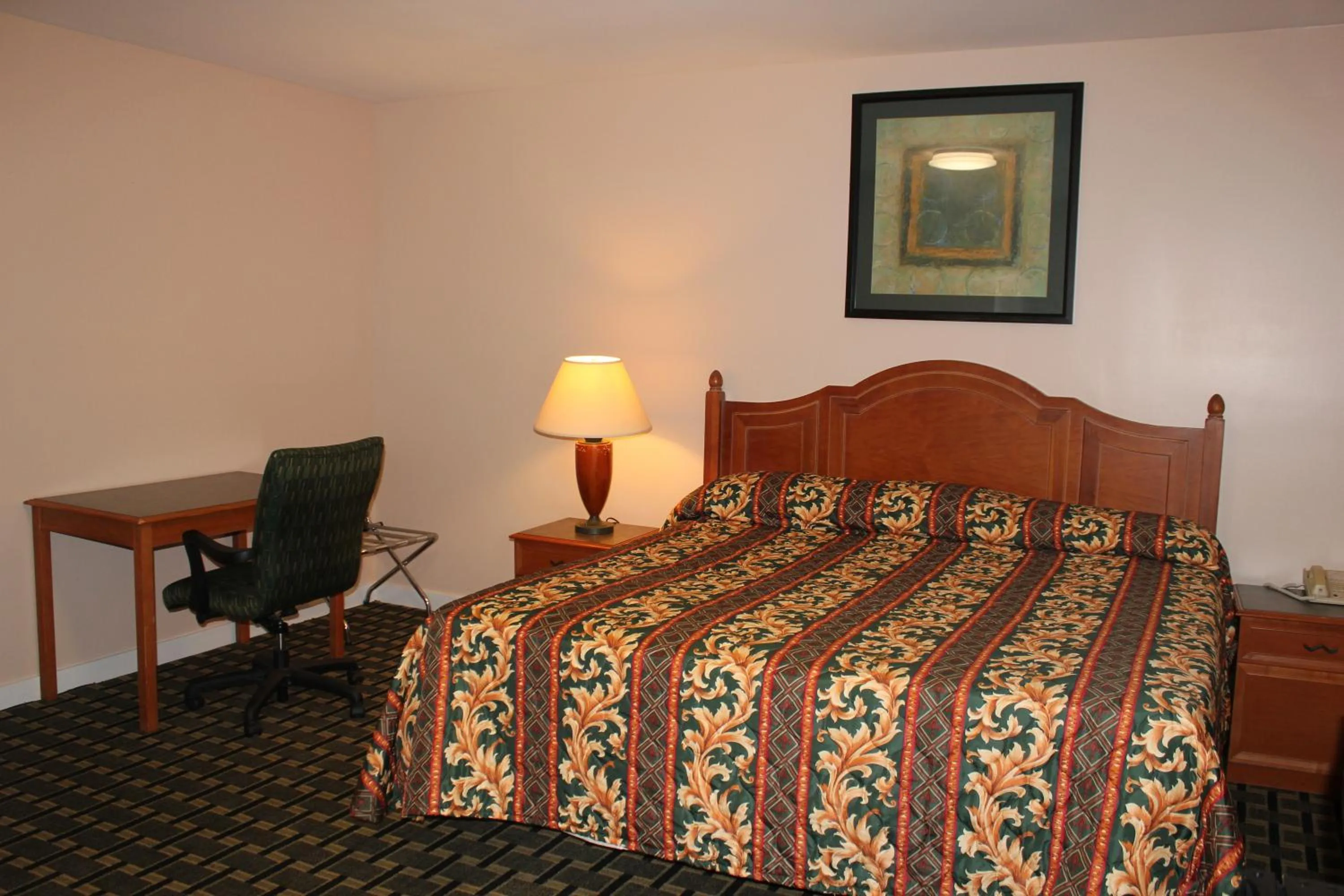 Bed in Driftwood Inn