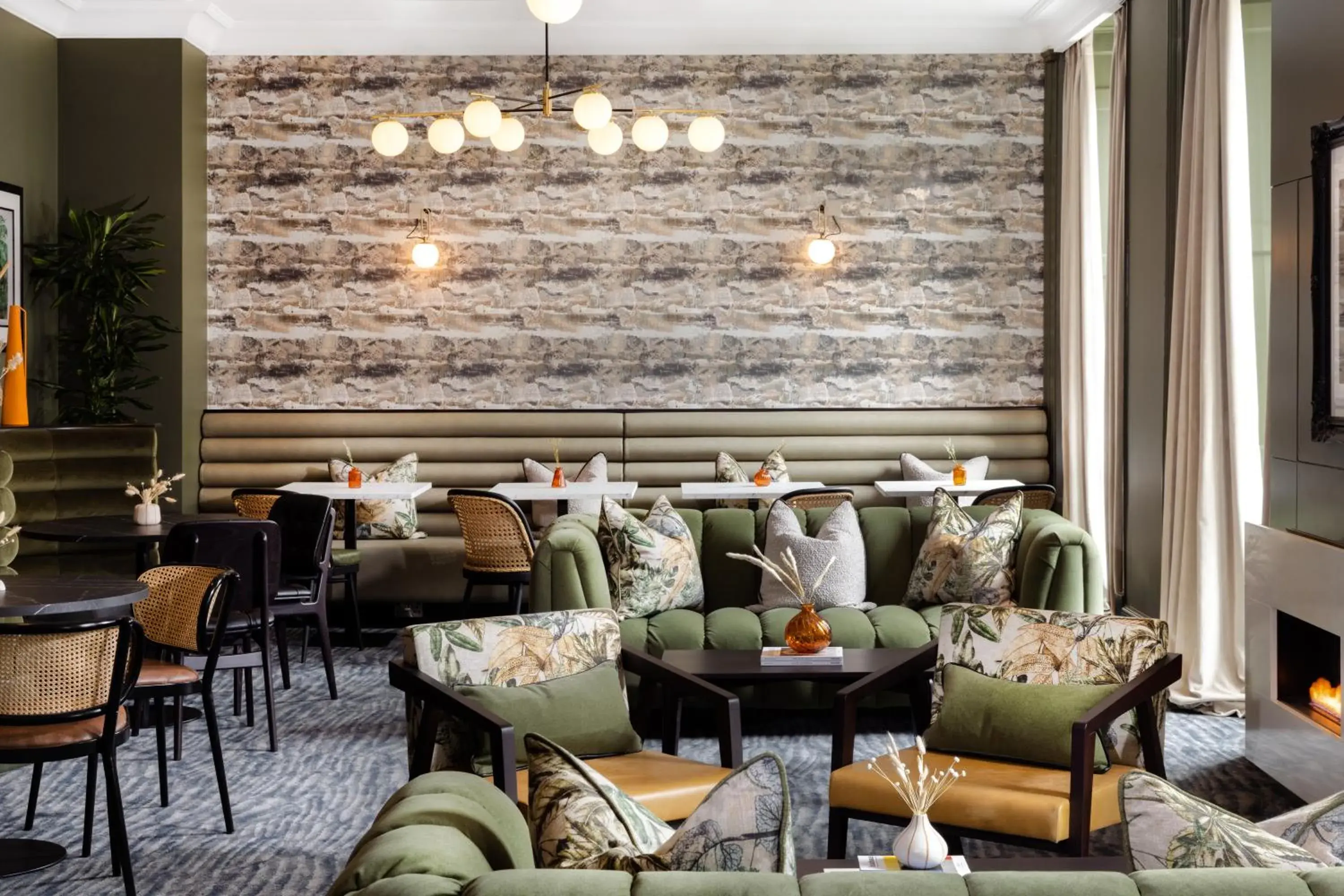 Lounge or bar in Heeton Concept Aparthotel Edinburgh Queen Street Lounge or bar in Heeton Concept Aparthotel Edinburgh Queen Street