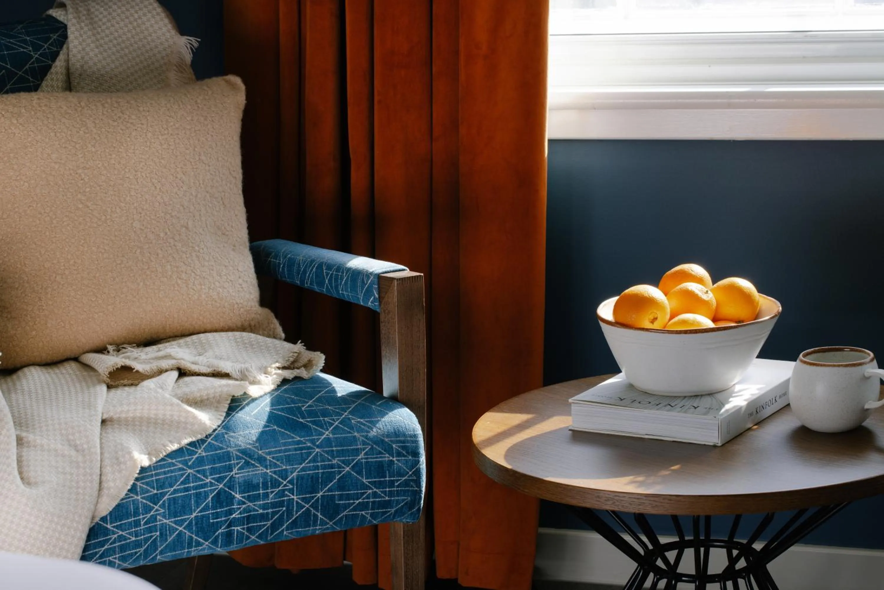 Seating area, Bed in Heeton Concept Aparthotel Edinburgh Queen Street