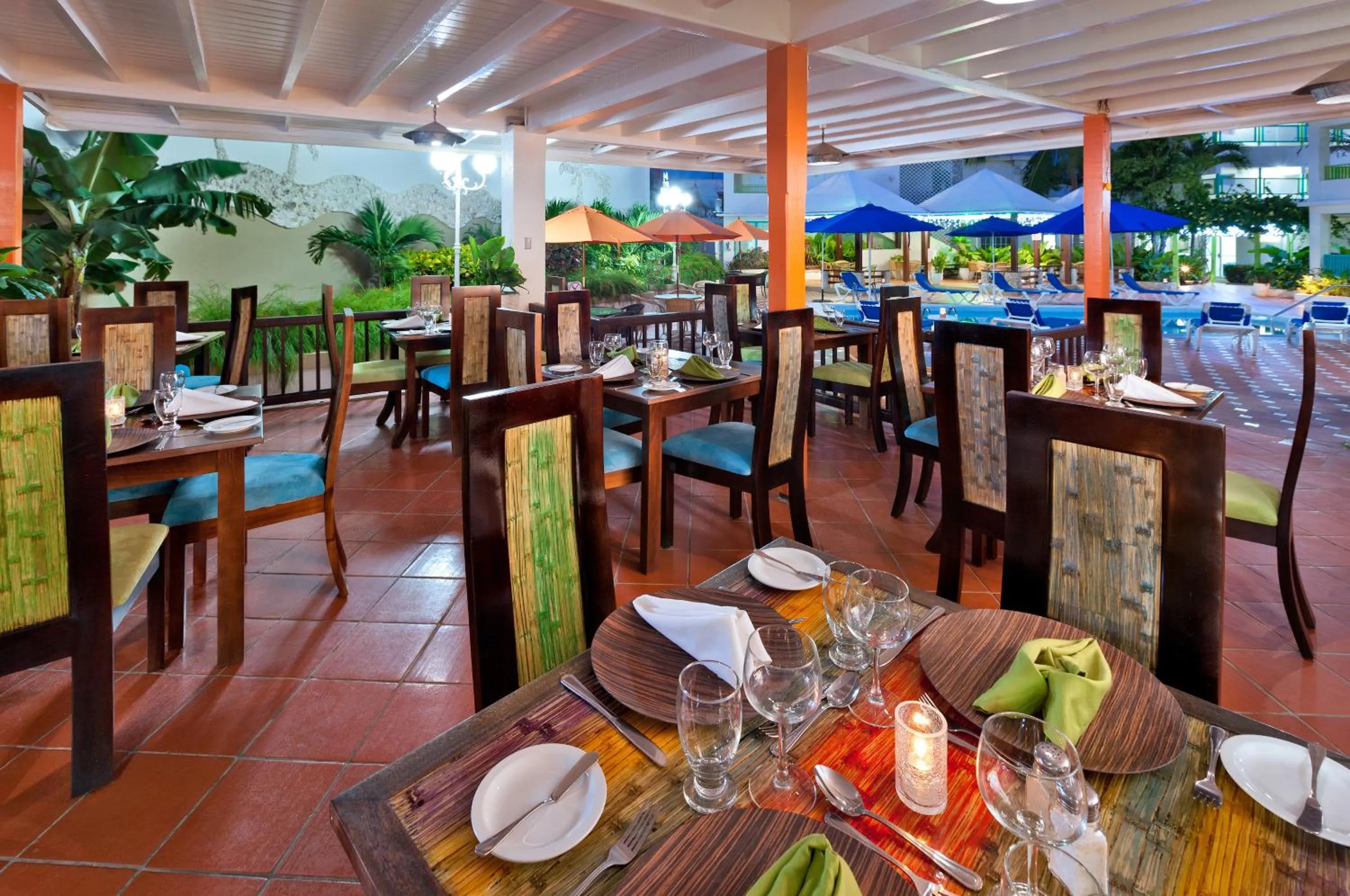 Restaurant/places to eat in Blue Horizon Hotel