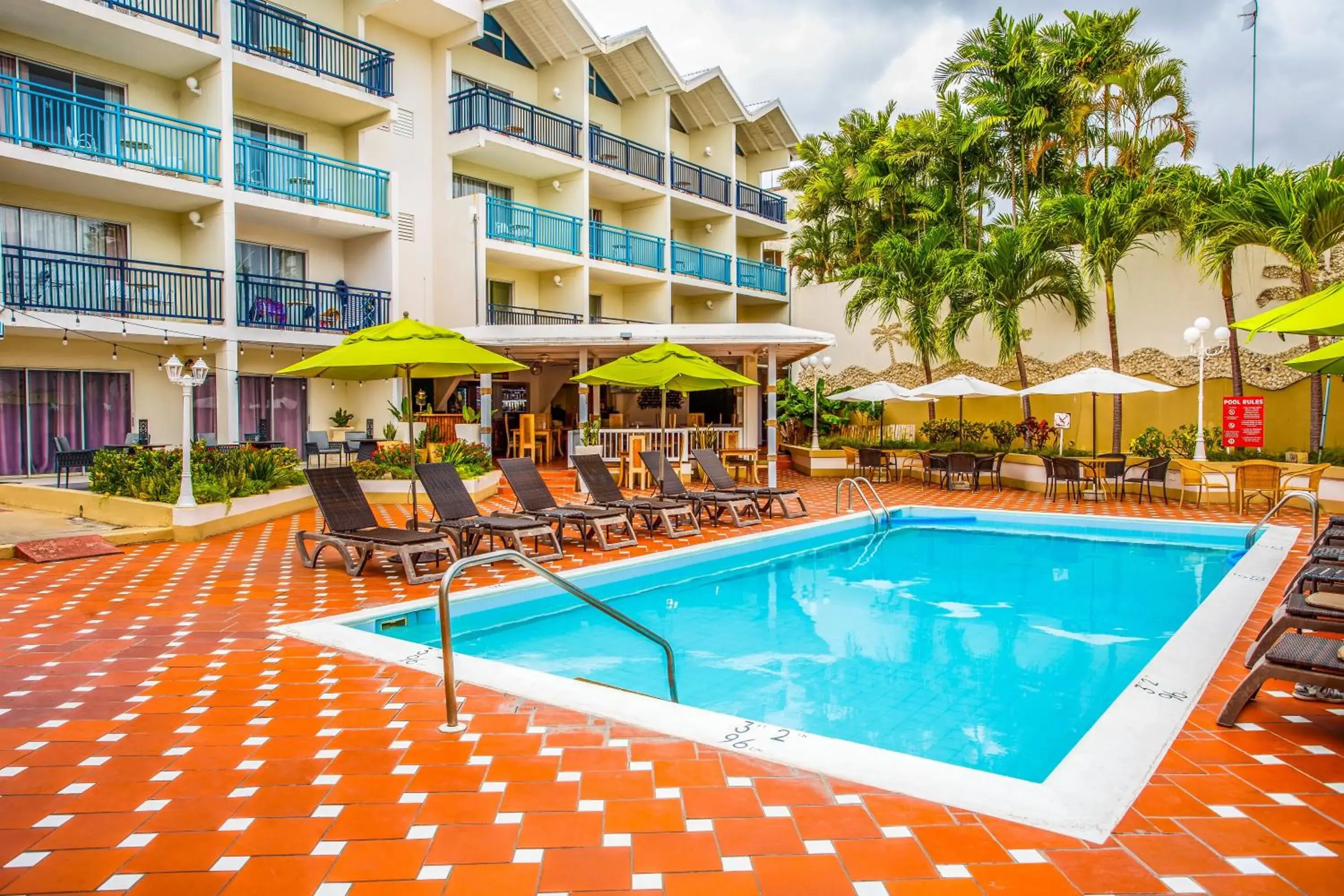 Swimming pool in Blue Horizon Hotel Swimming pool in Blue Horizon Hotel