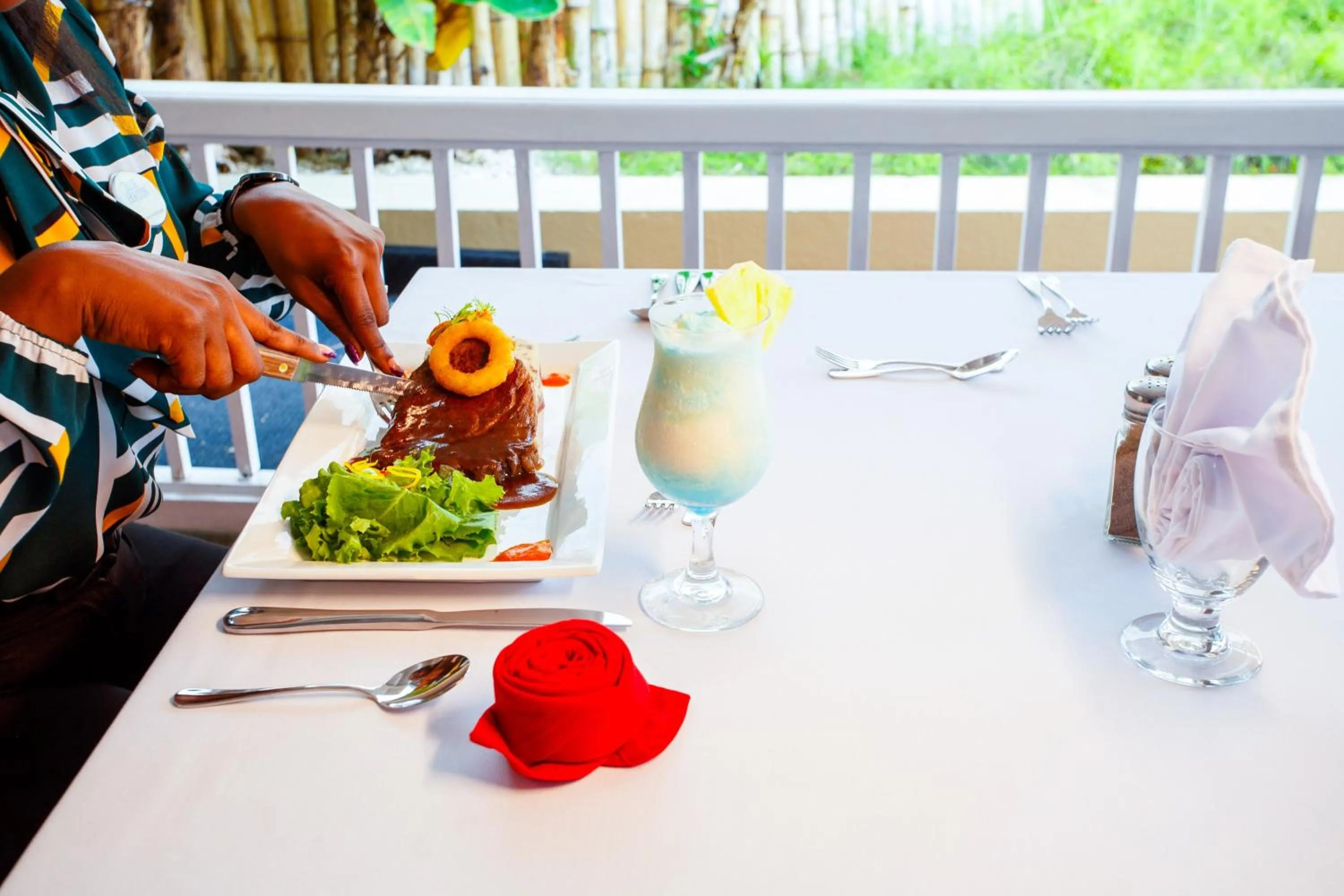 Food and drinks in Blue Horizon Hotel