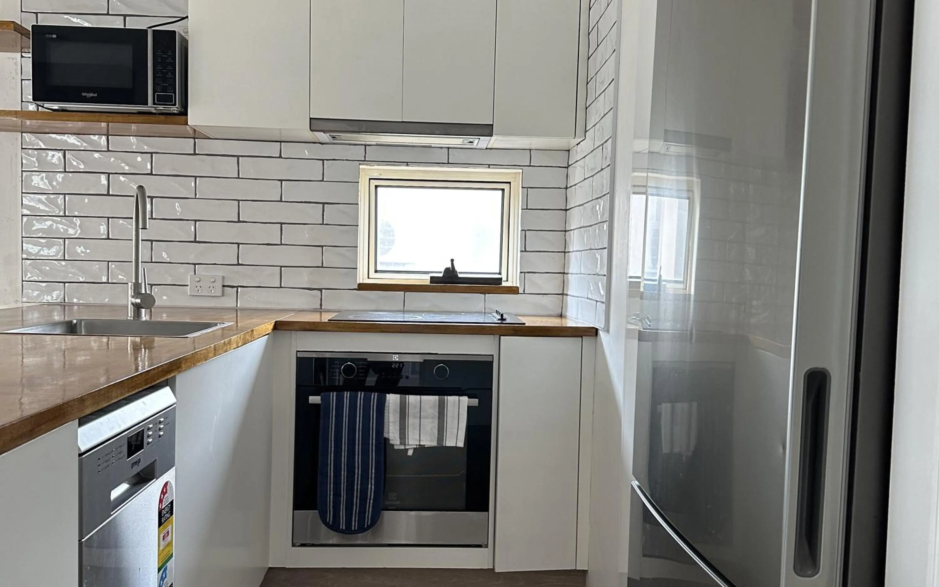 dishwasher in Montego Sands Resort