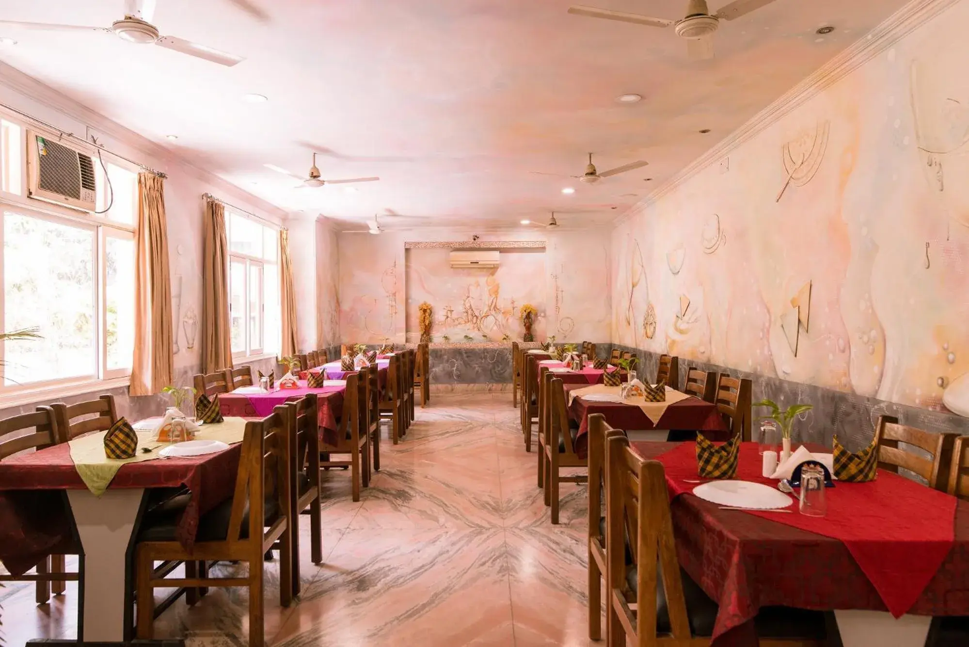 Restaurant/places to eat in Hotel Buddha Restaurant/places to eat in Hotel Buddha