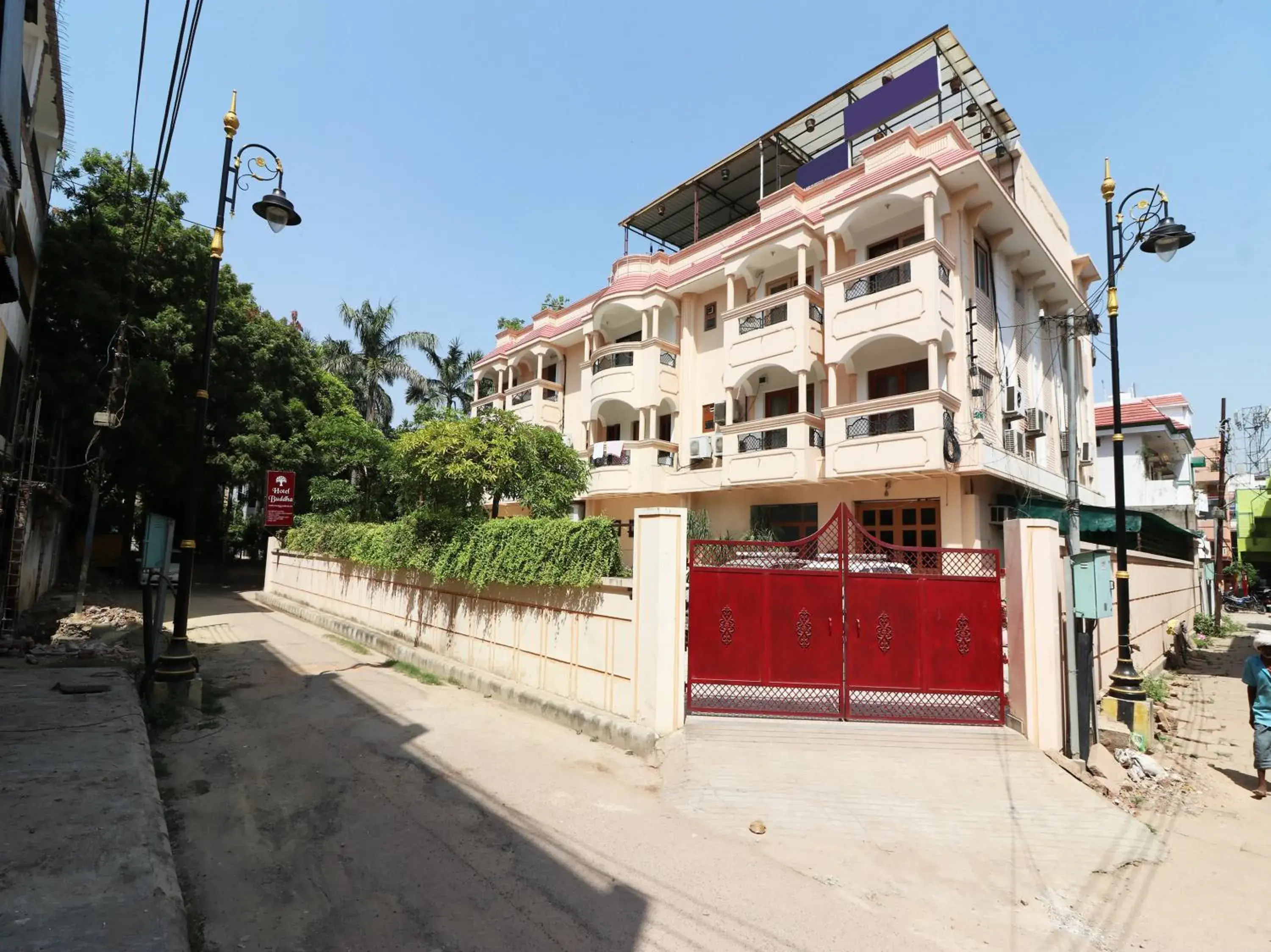 Facade/entrance in Hotel Buddha Facade/entrance in Hotel Buddha