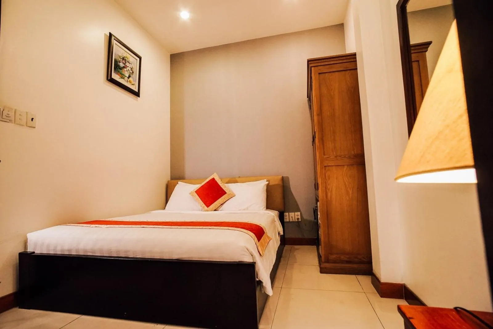 Bedroom in Sunflowers Hotel Airport