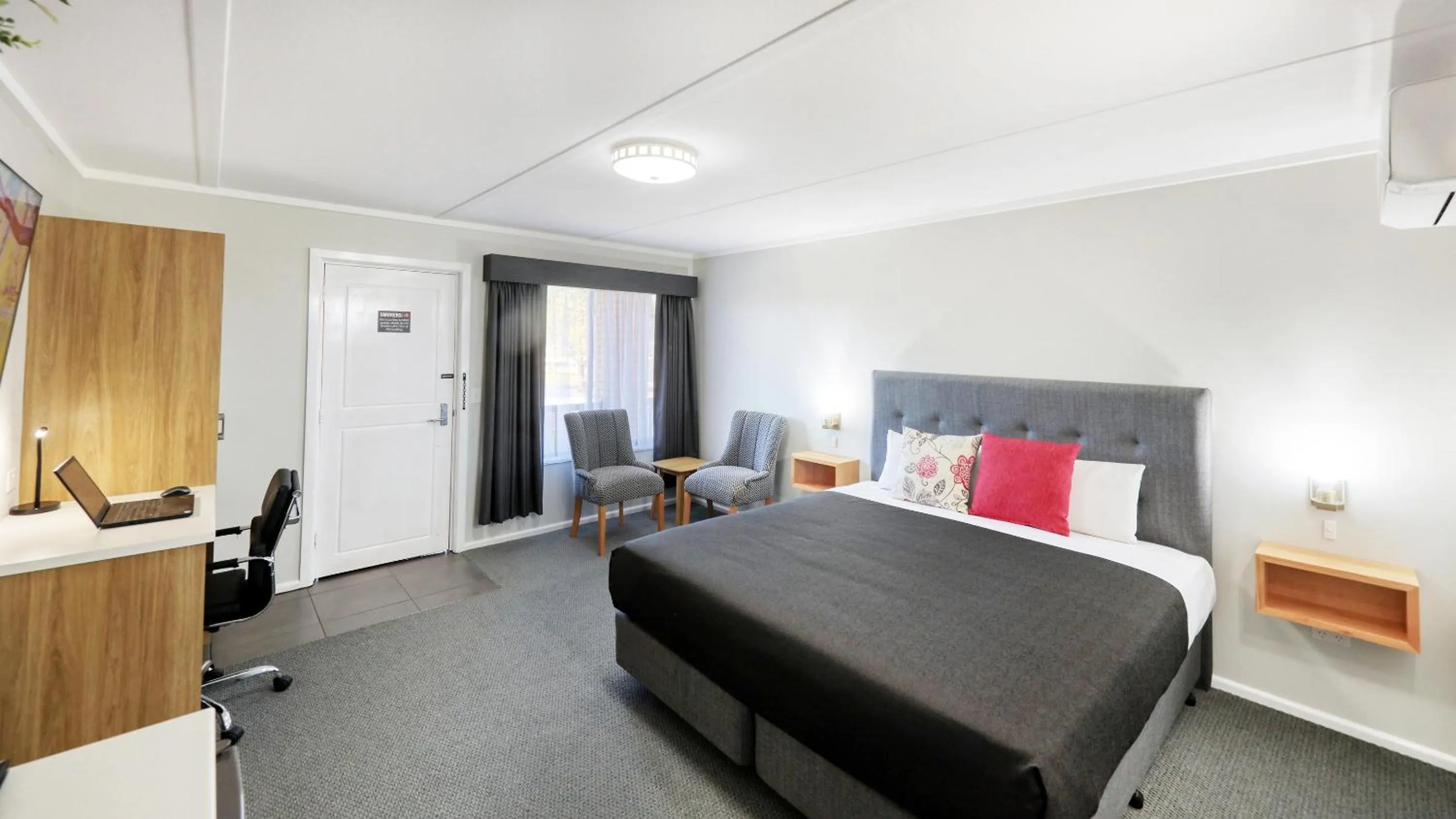 Bed in Deniliquin Motel