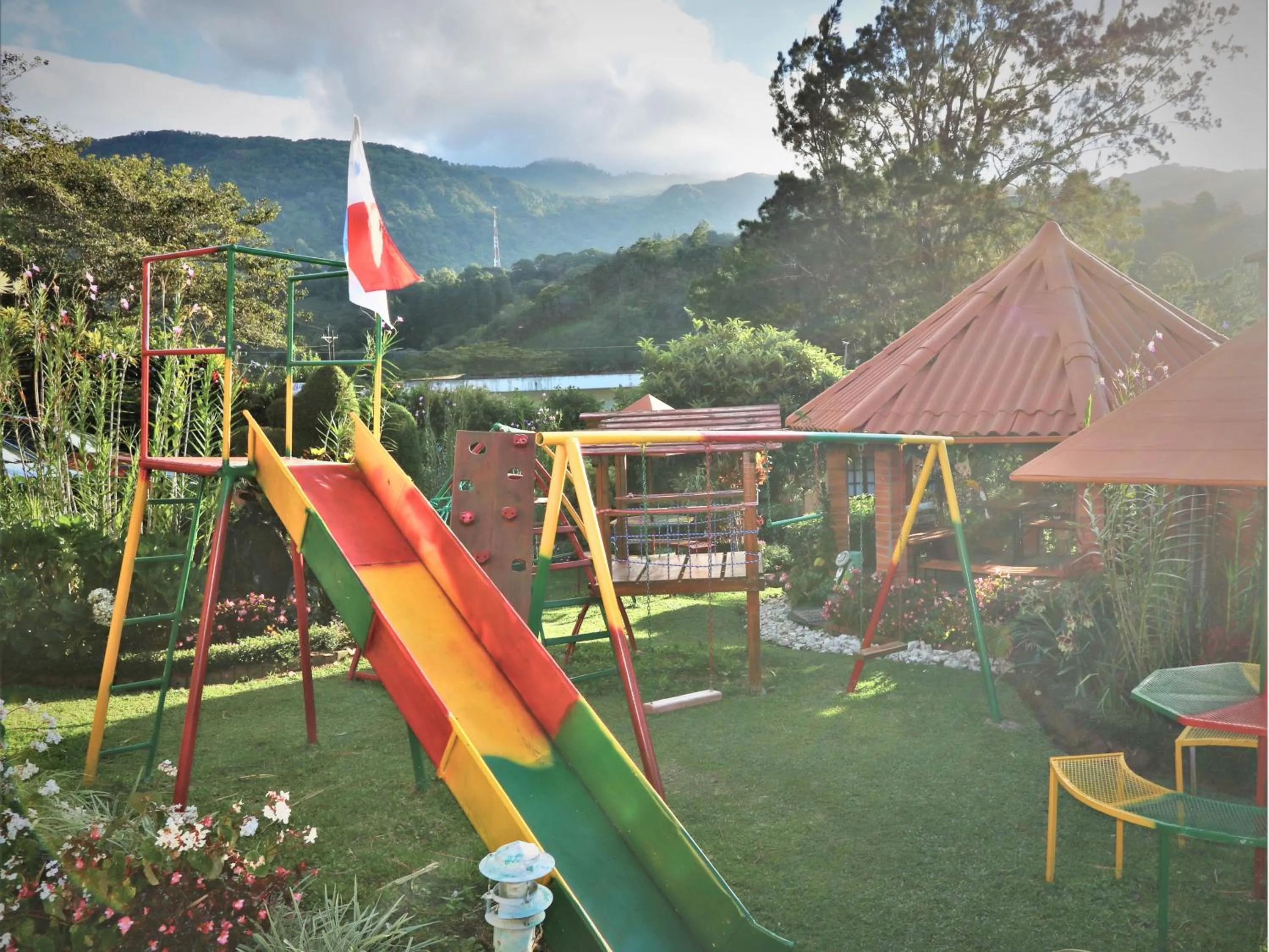 People in Aparthotel Los Pinos