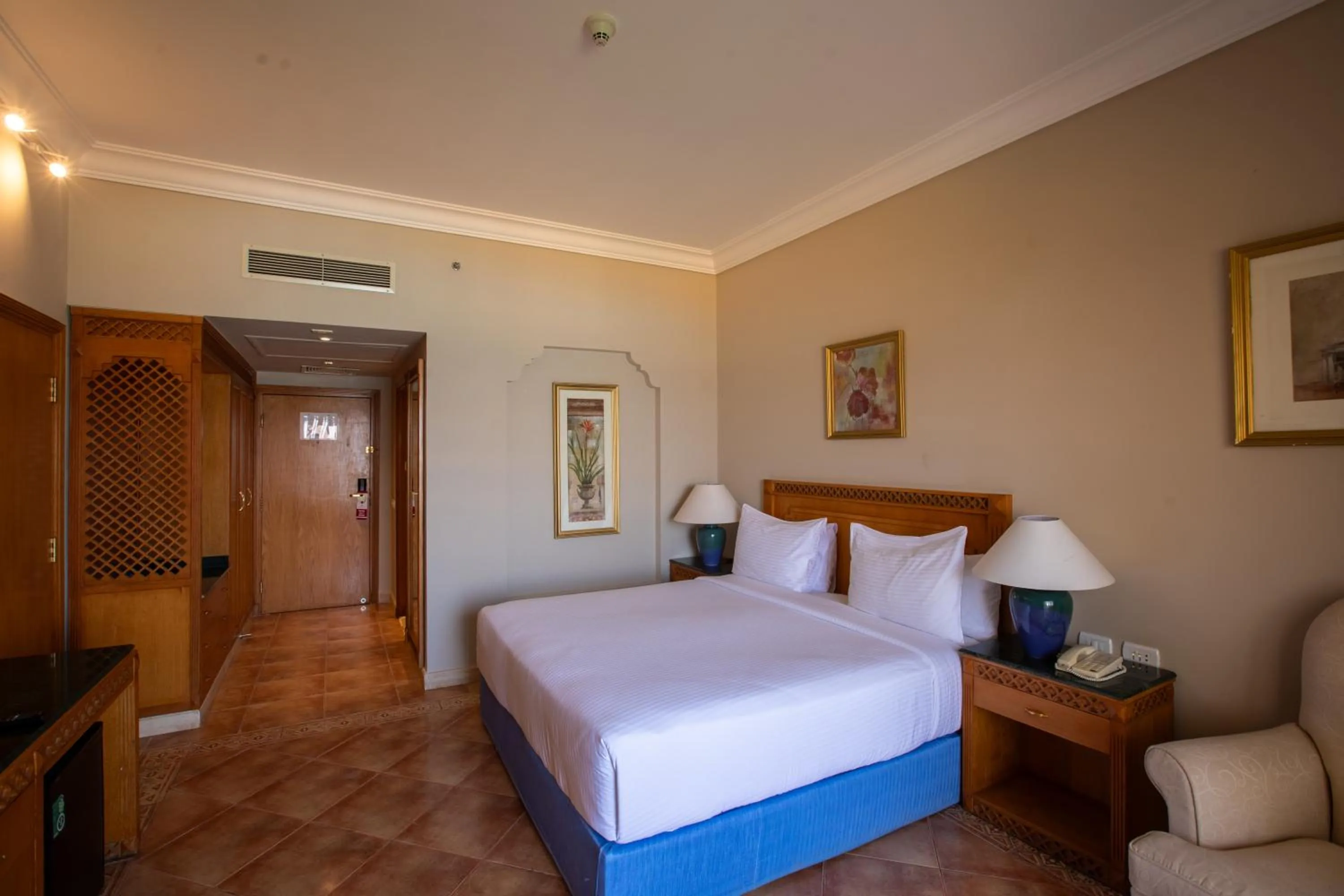 Bed in Old Palace Resort Sahl Hasheesh