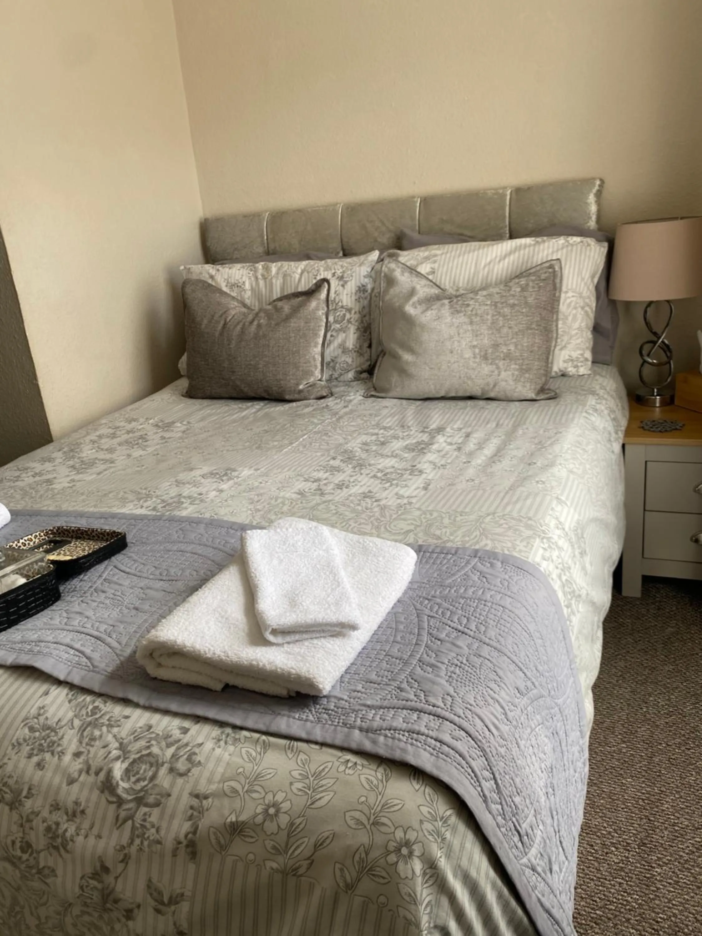 Bed in The Old Brasserie & Rooms @ no.8