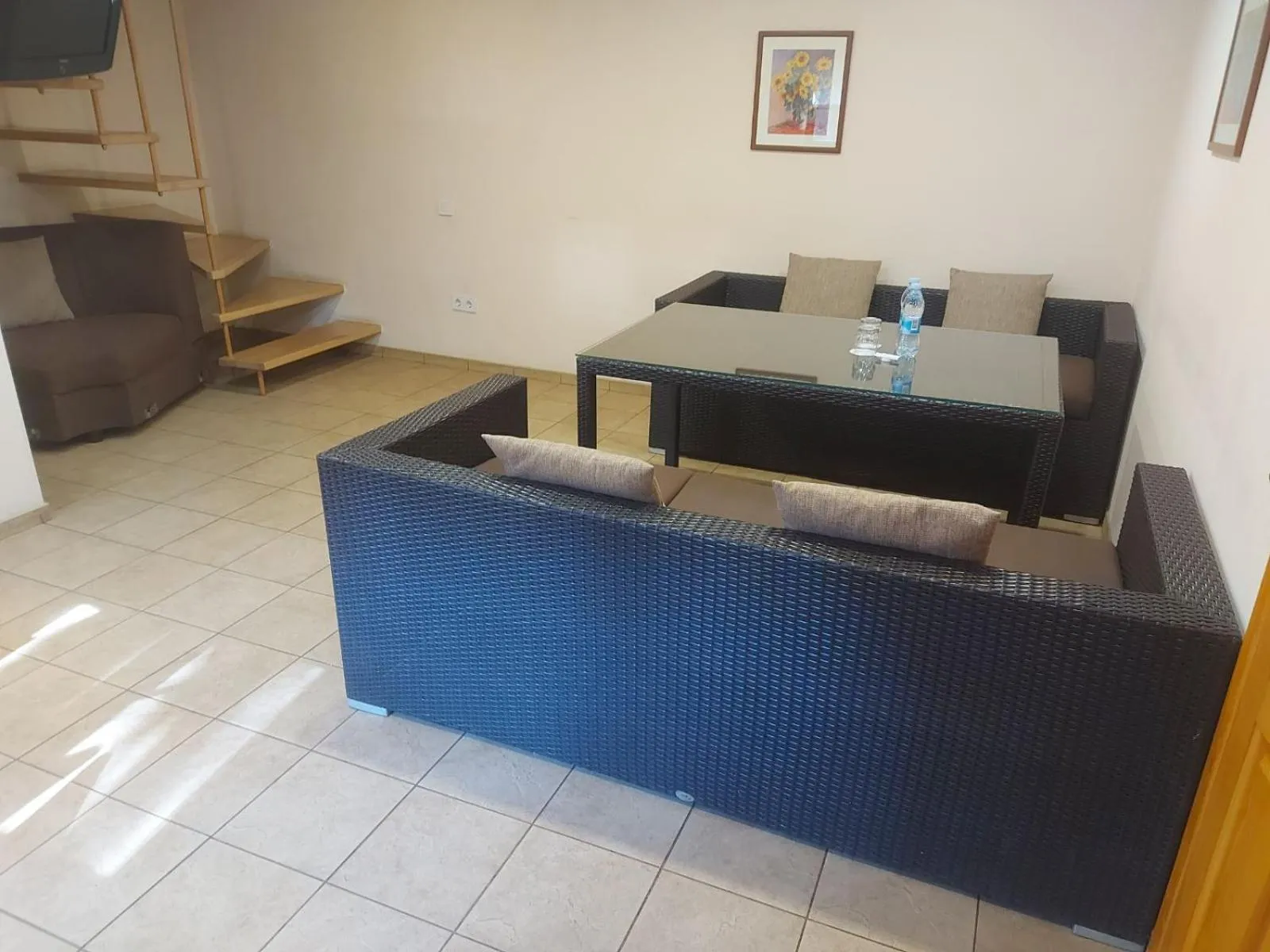 TV and multimedia in ONOVO Dendra Hotel