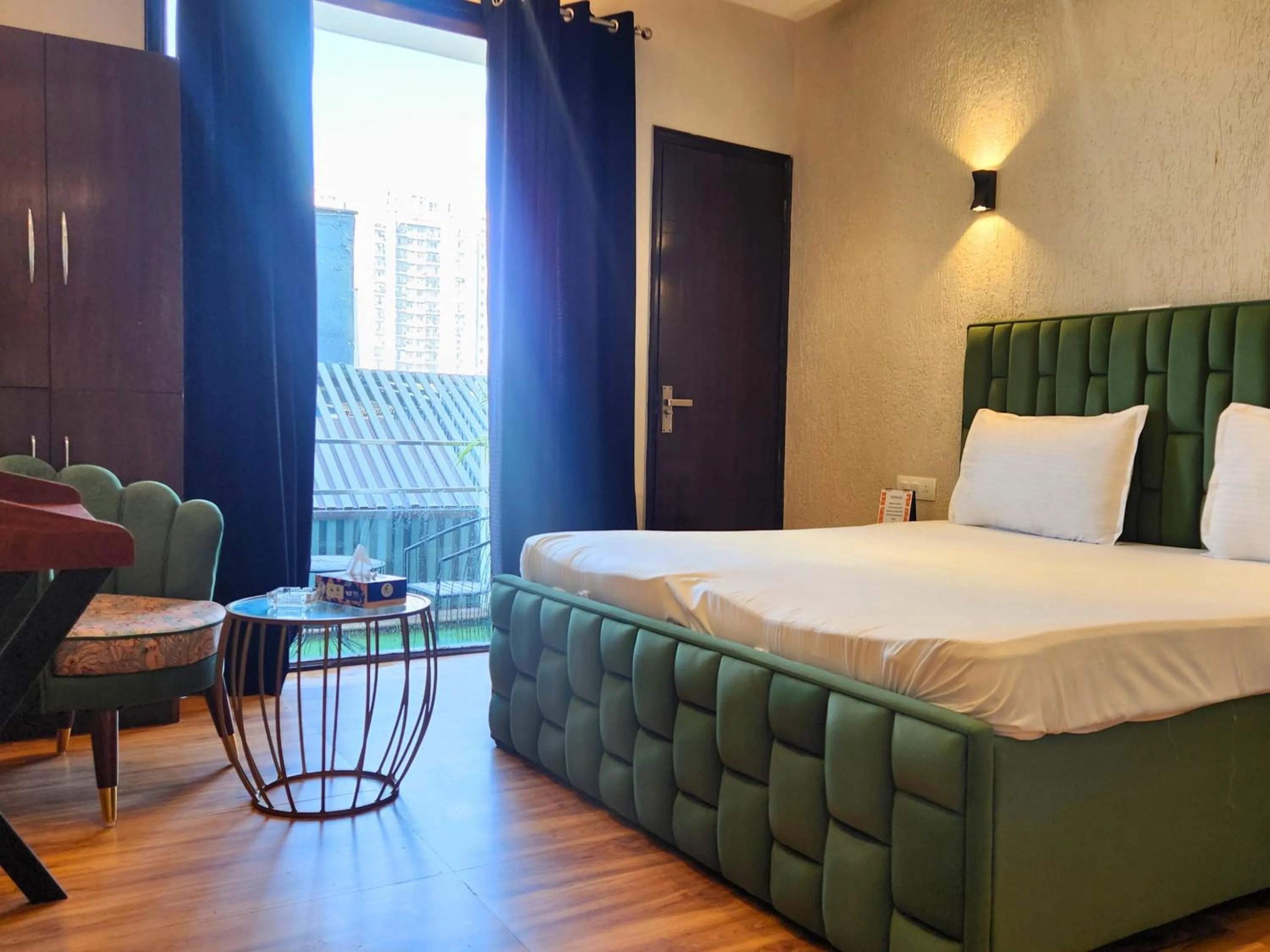 Bedroom, Bed in Hotel City Premier - Near Galleria Market , Super Mart-1 DLF Gurgaon