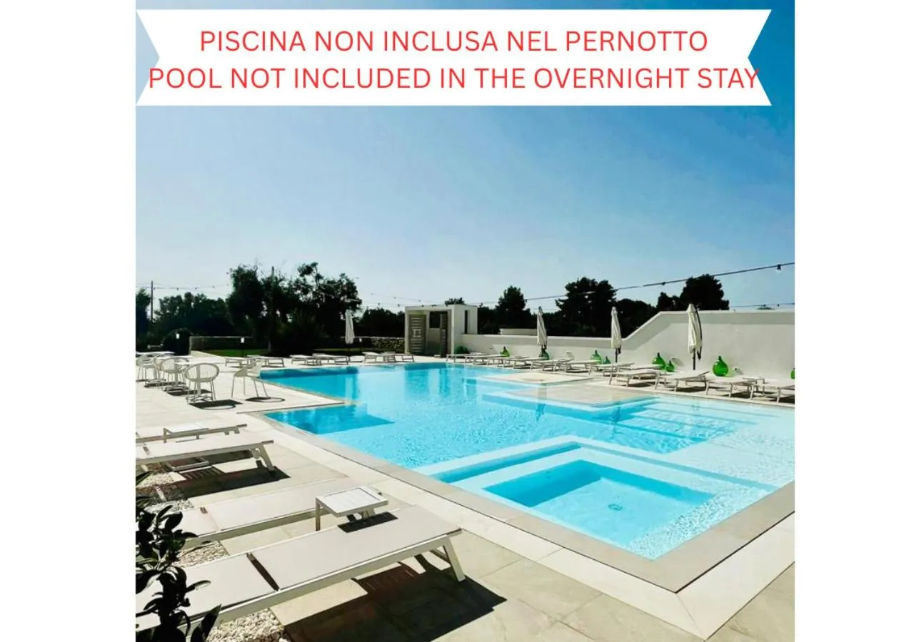 Swimming pool in Hotel Belsito