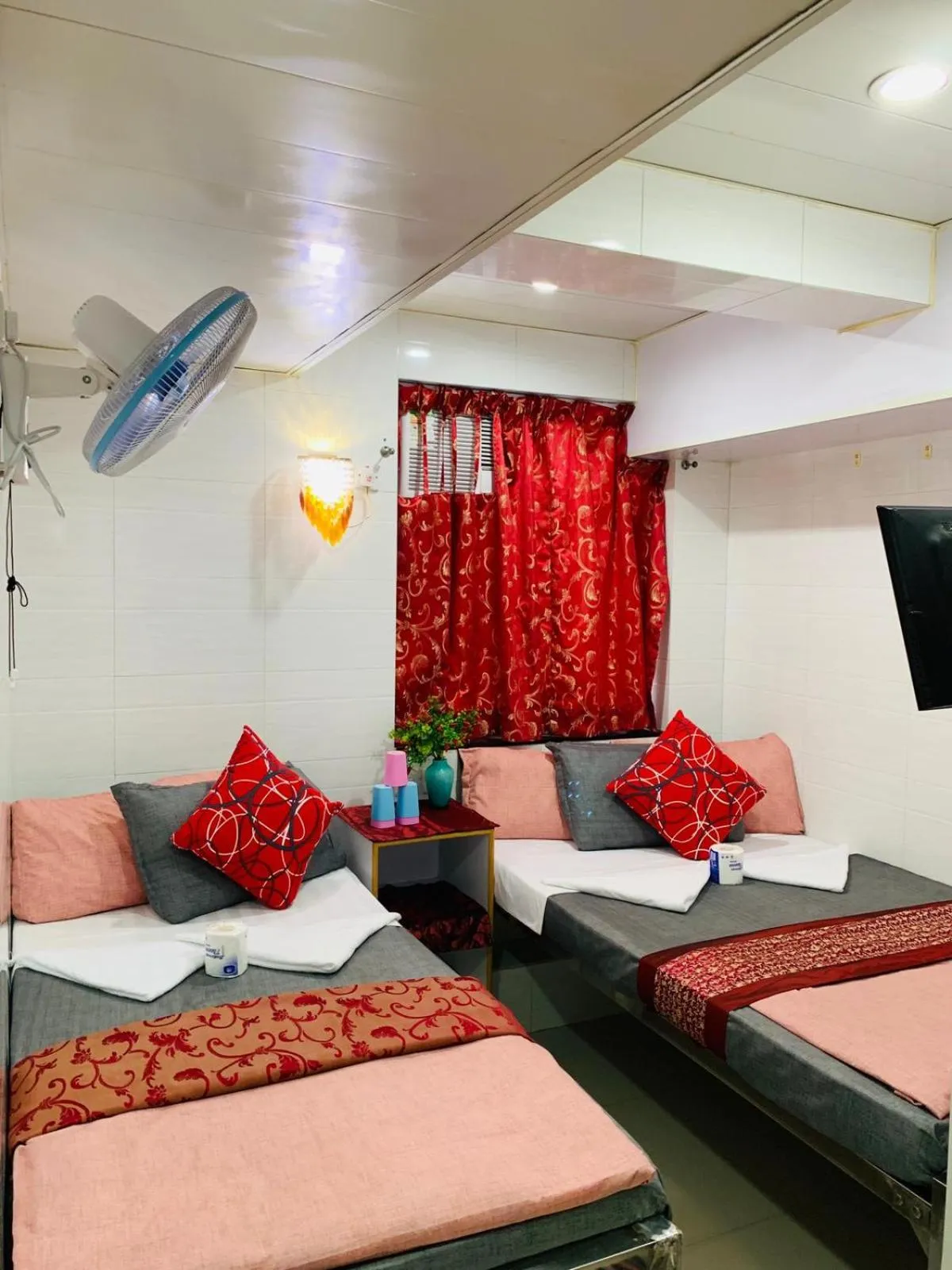 Bed in Days Hostel Block D 24 HOUR RECEPTION BLOCK D 10TH FLOOR