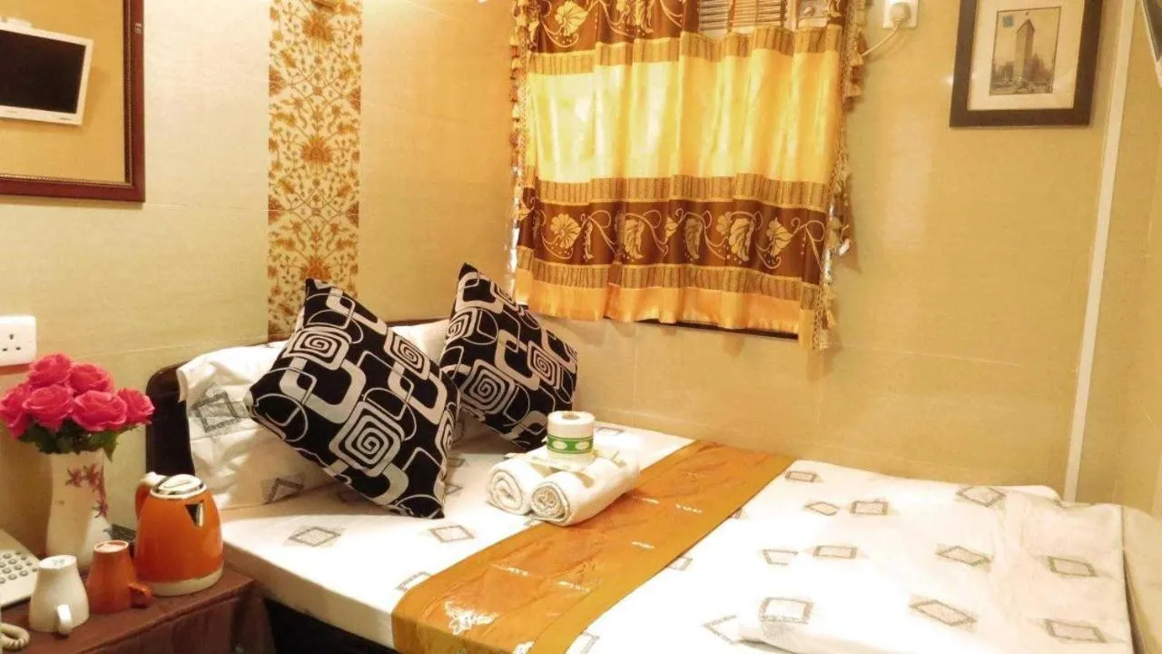 Bed in Days Hostel Block D 24 HOUR RECEPTION BLOCK D 10TH FLOOR