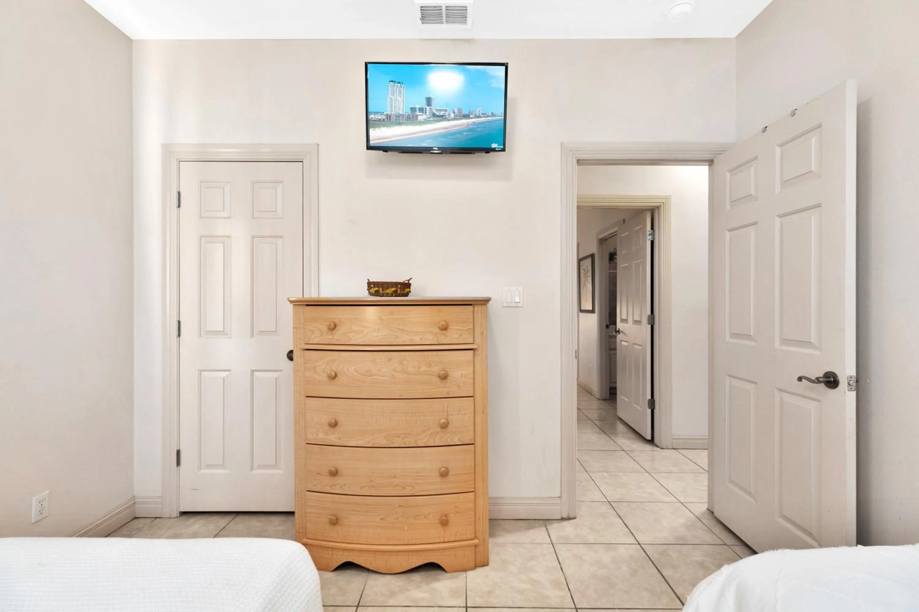 TV and multimedia, Bed in Mar y Sol Condo Unit #3