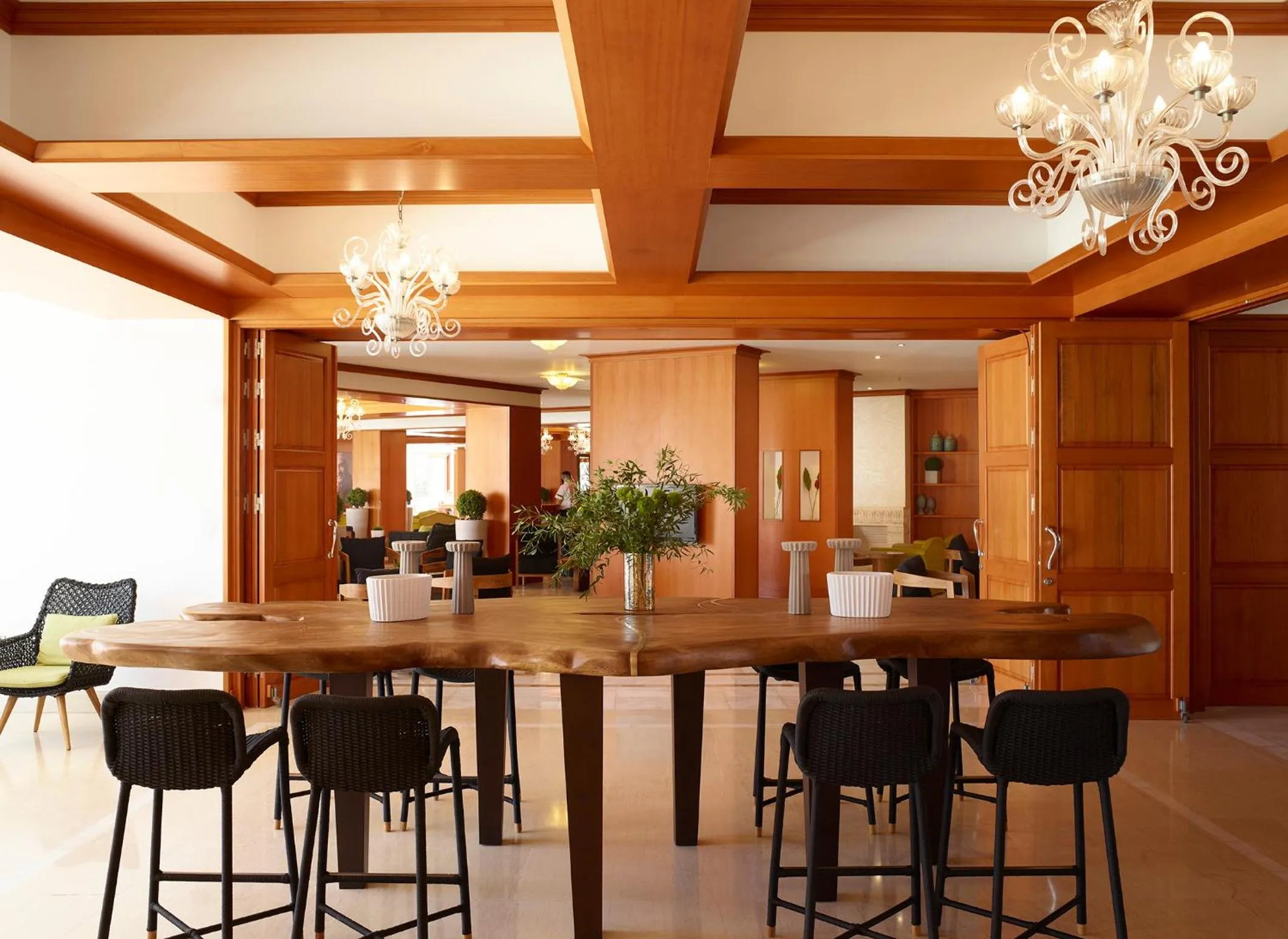 Lounge or bar in Serita Beach Hotel