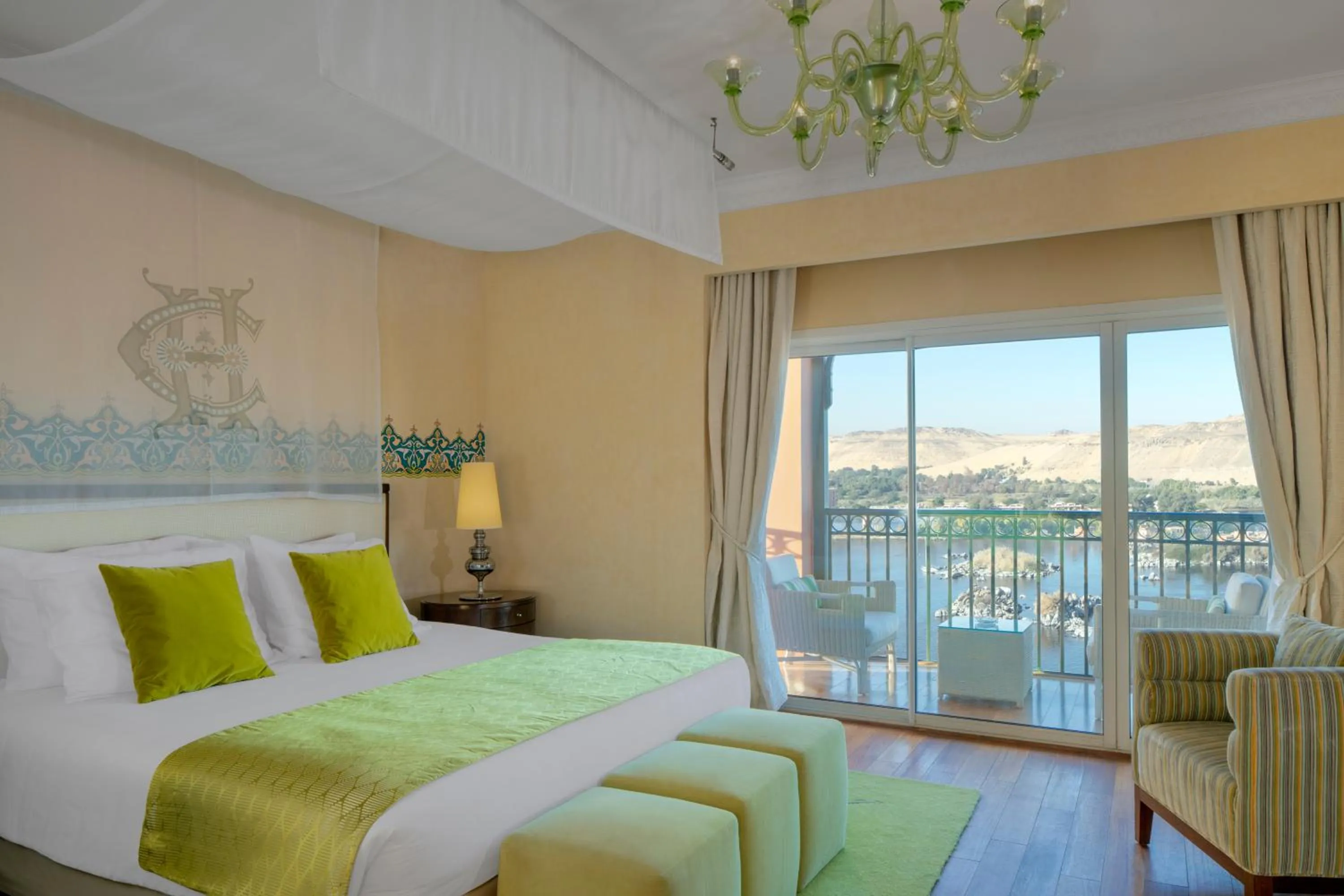 View (from property/room), Bed in Sofitel Legend Old Cataract