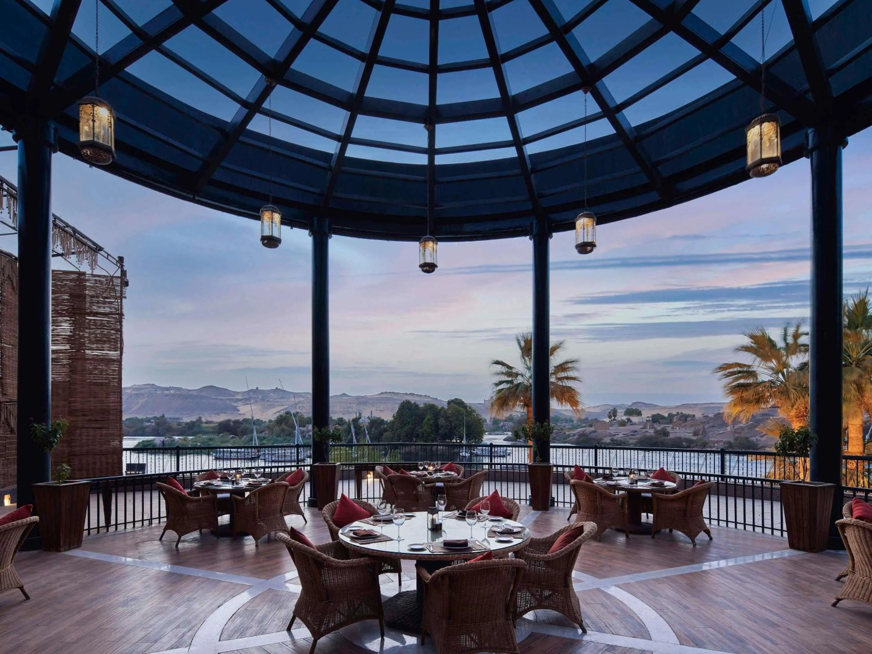 Restaurant/places to eat in Sofitel Legend Old Cataract