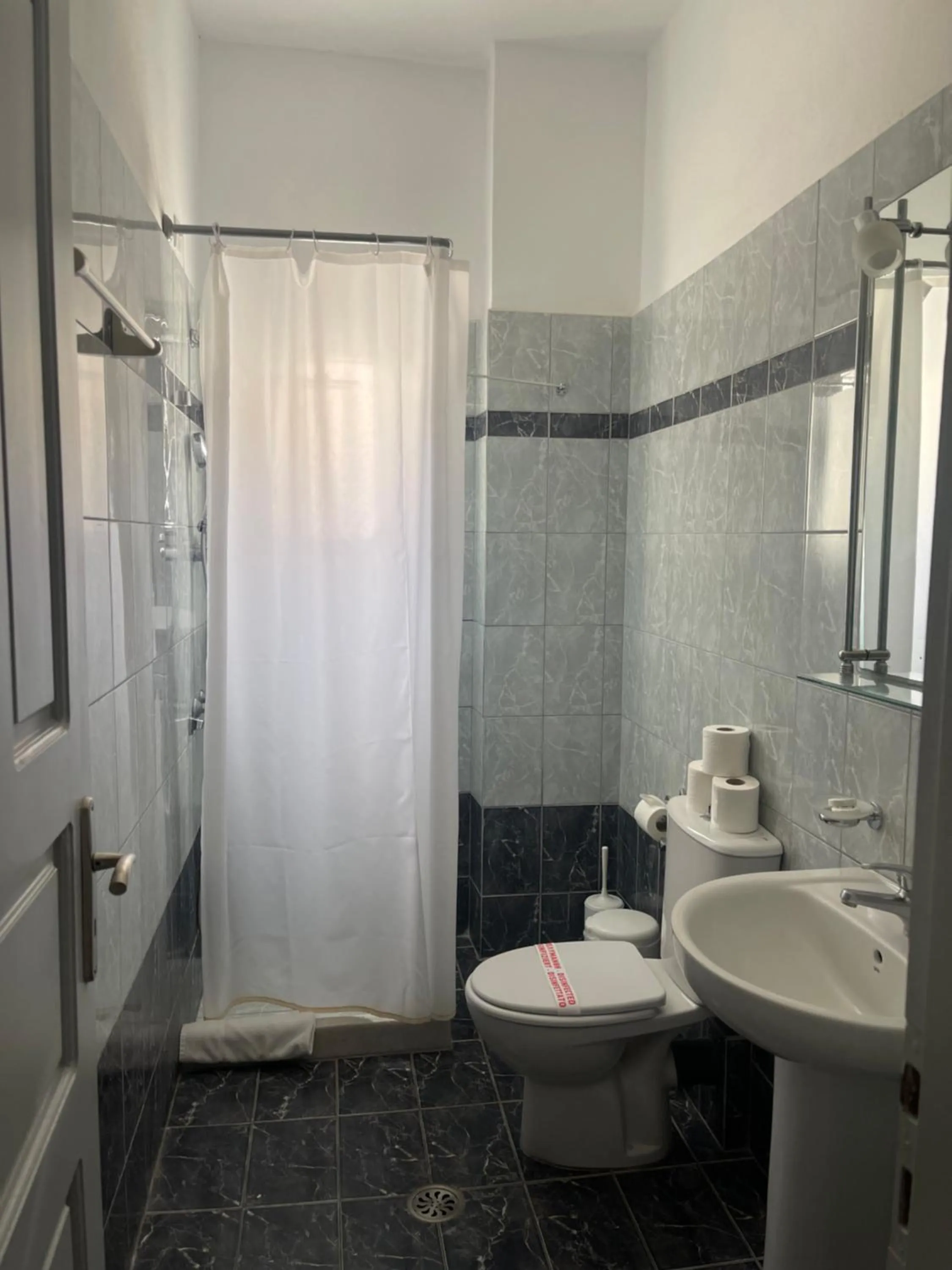 Bathroom in Albatros Hotel