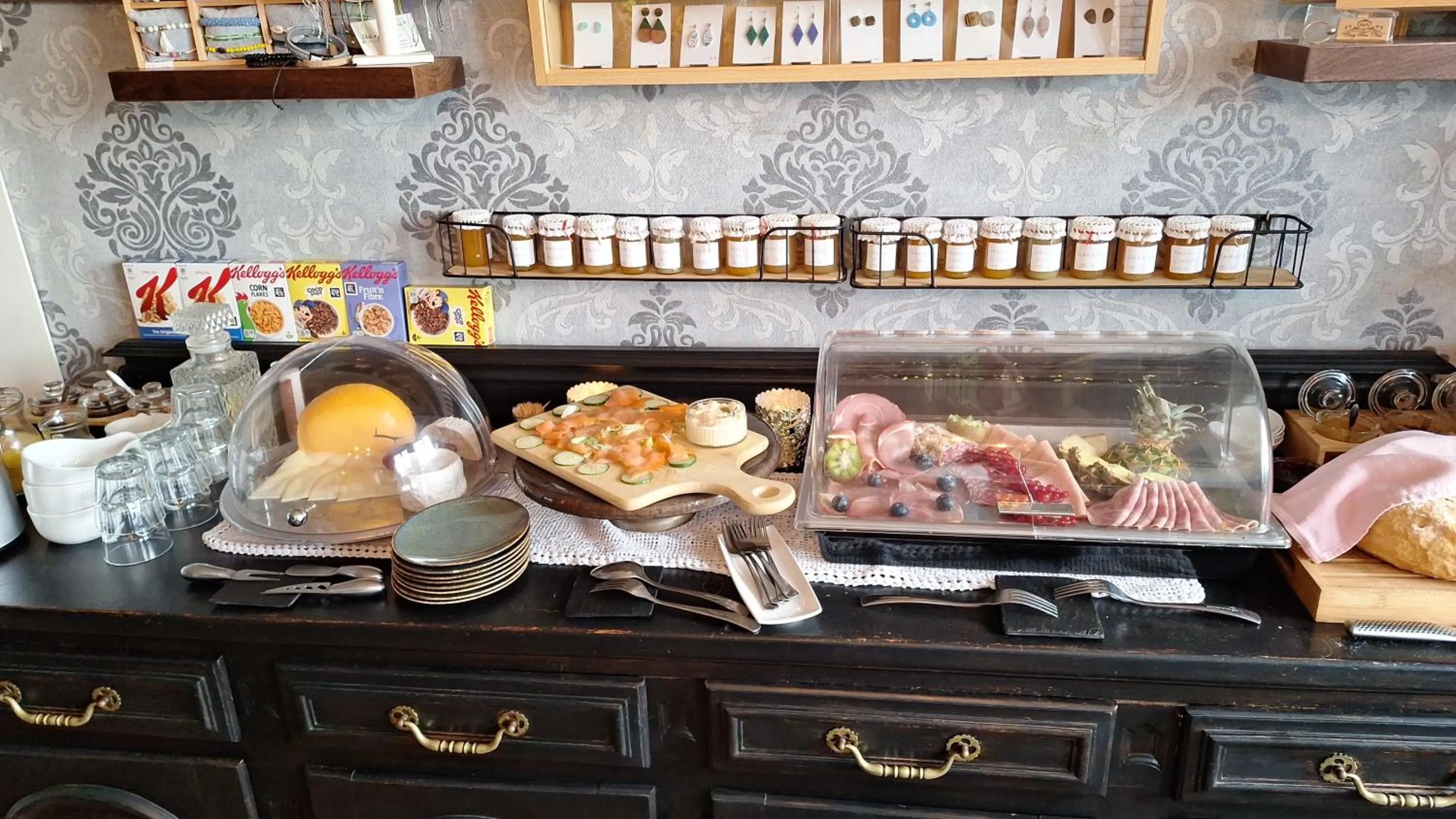 Buffet breakfast in "Chez Ba'Nus"