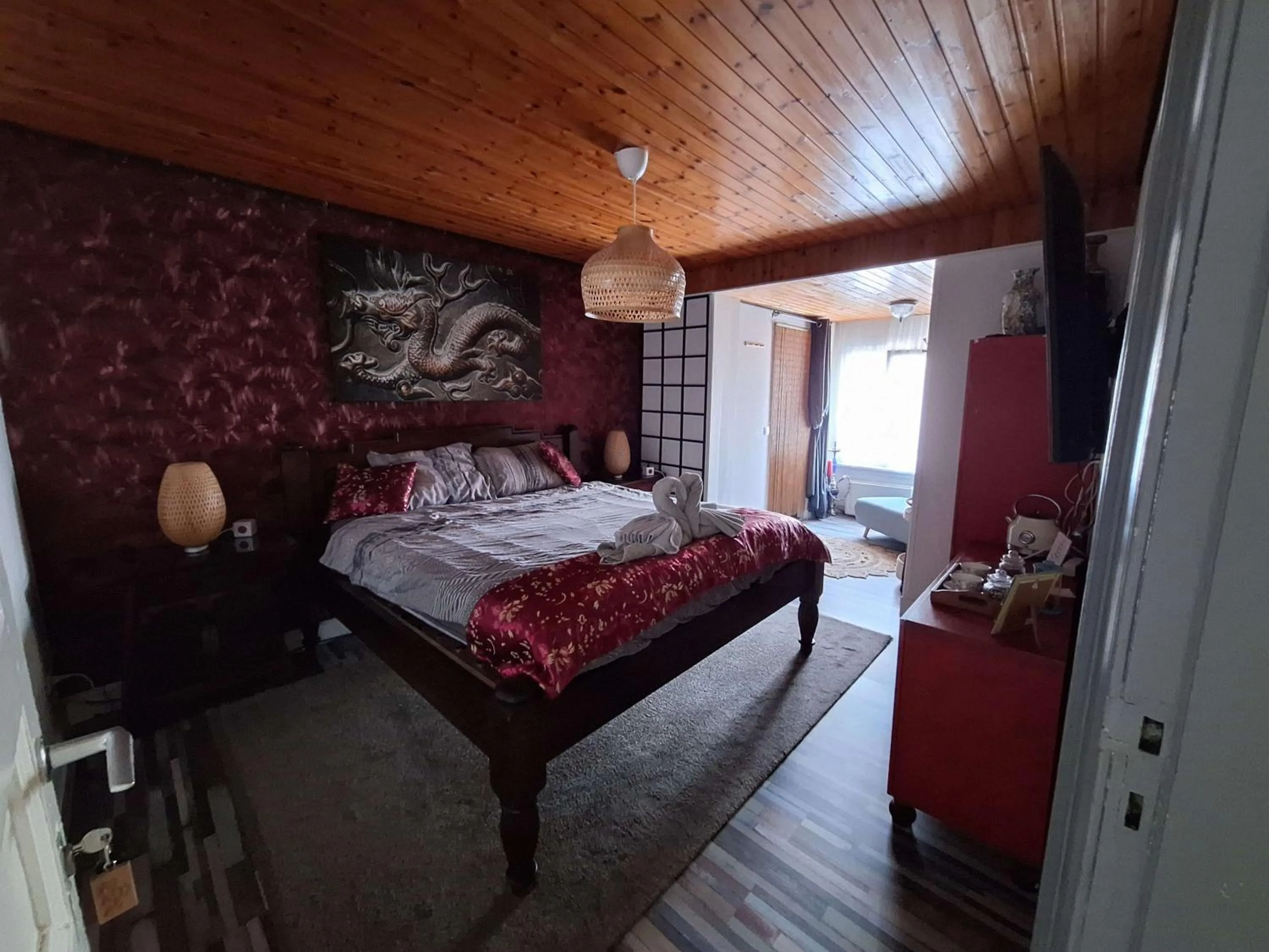 Bedroom, Bed in "Chez Ba'Nus"