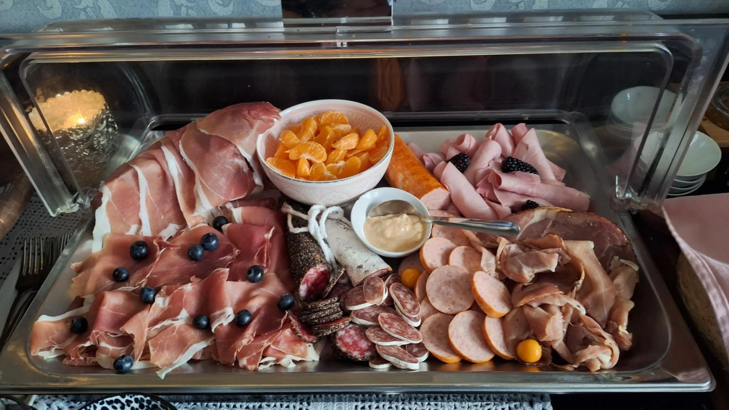 Buffet breakfast in "Chez Ba'Nus"