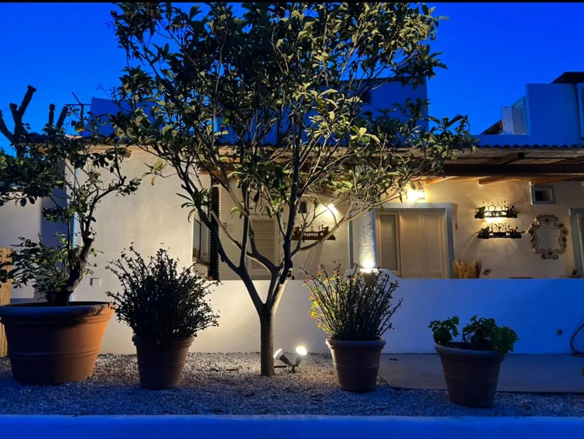 Property building in La Giara