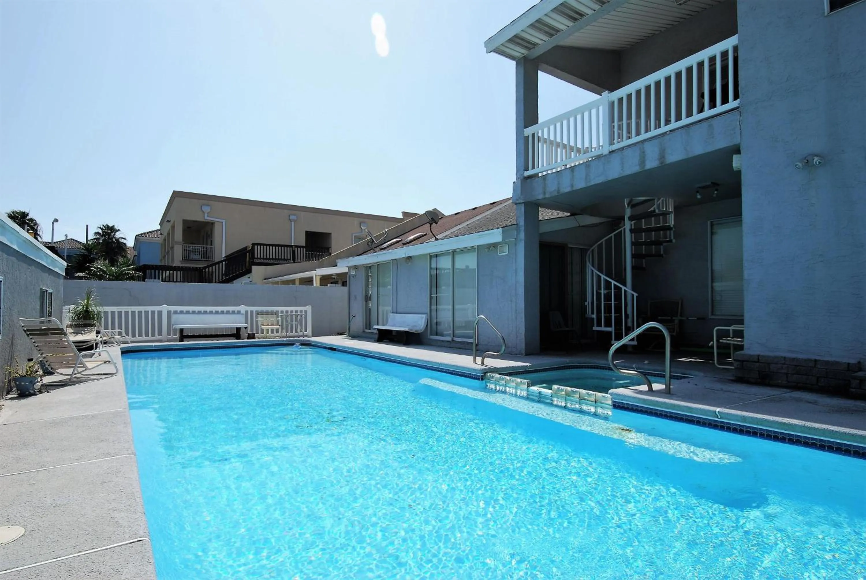Swimming pool in 108 West Morningside Townhouse