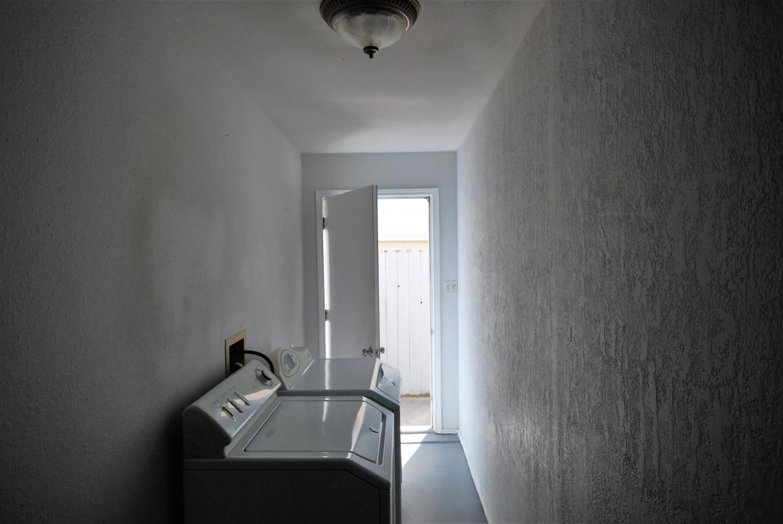 washing machine in 108 West Morningside Townhouse