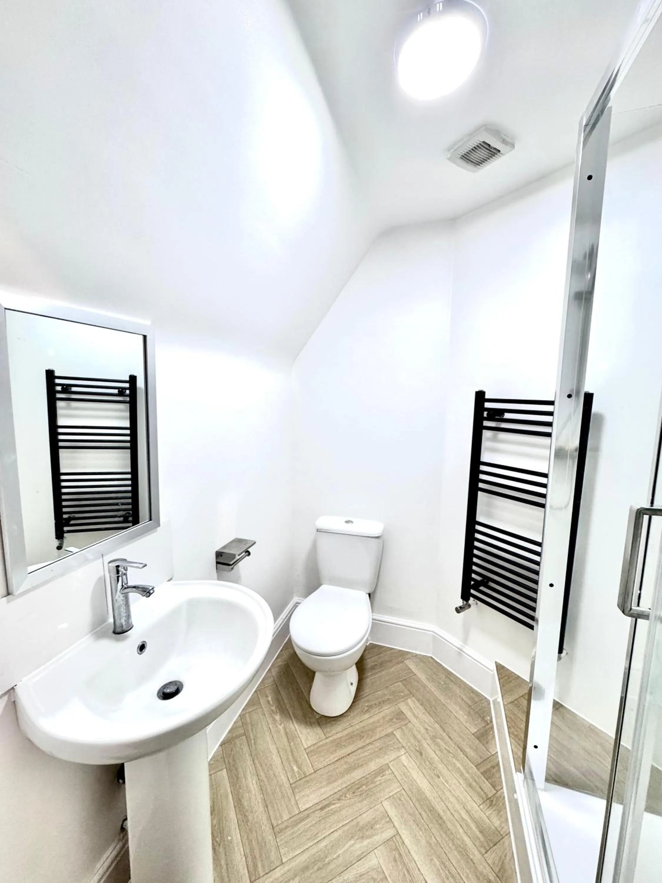 Bathroom in George And Dragon Place